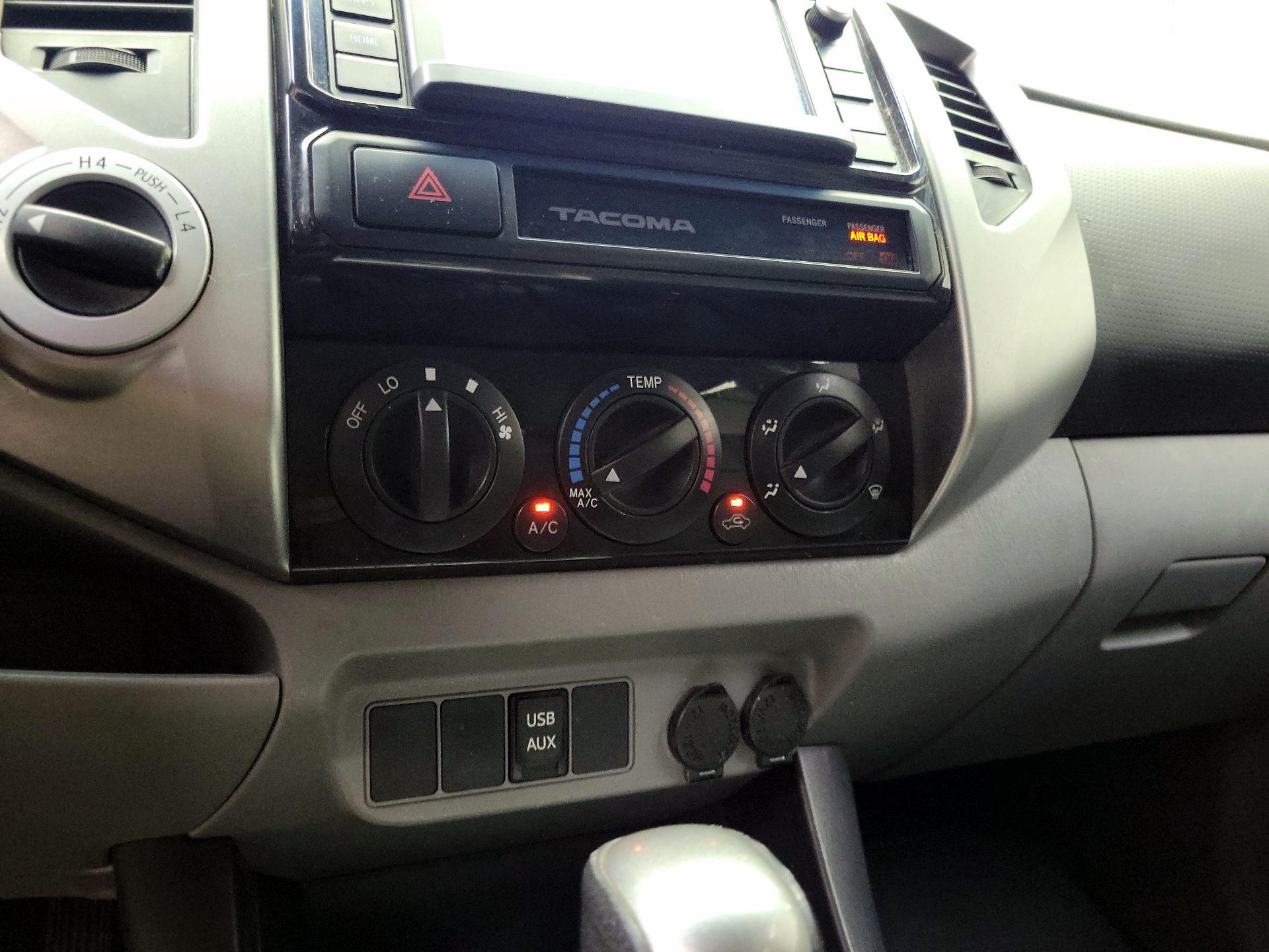 Thumbnail: 2015 Toyota Tacoma - 16
