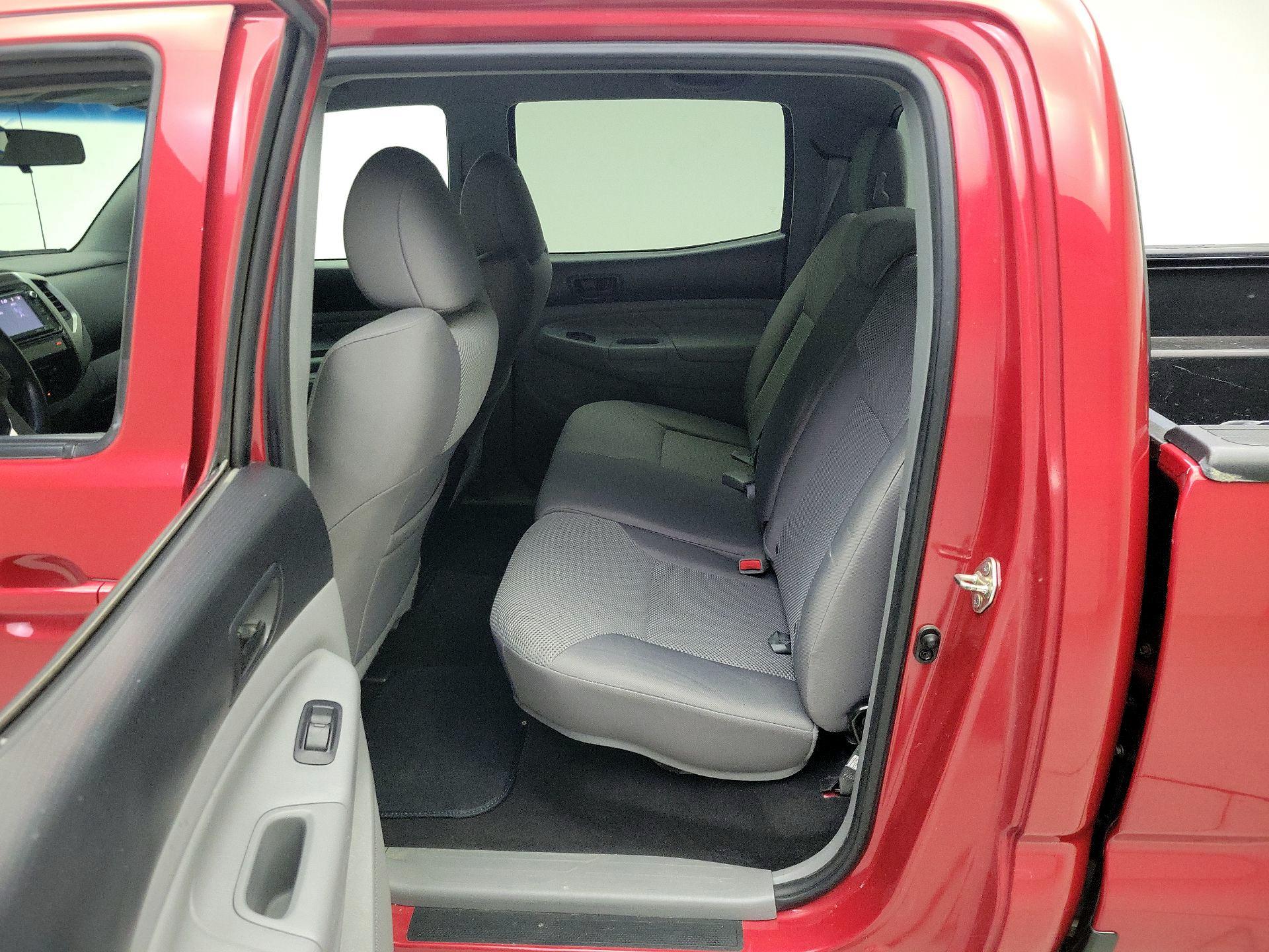 Thumbnail: 2015 Toyota Tacoma - 19