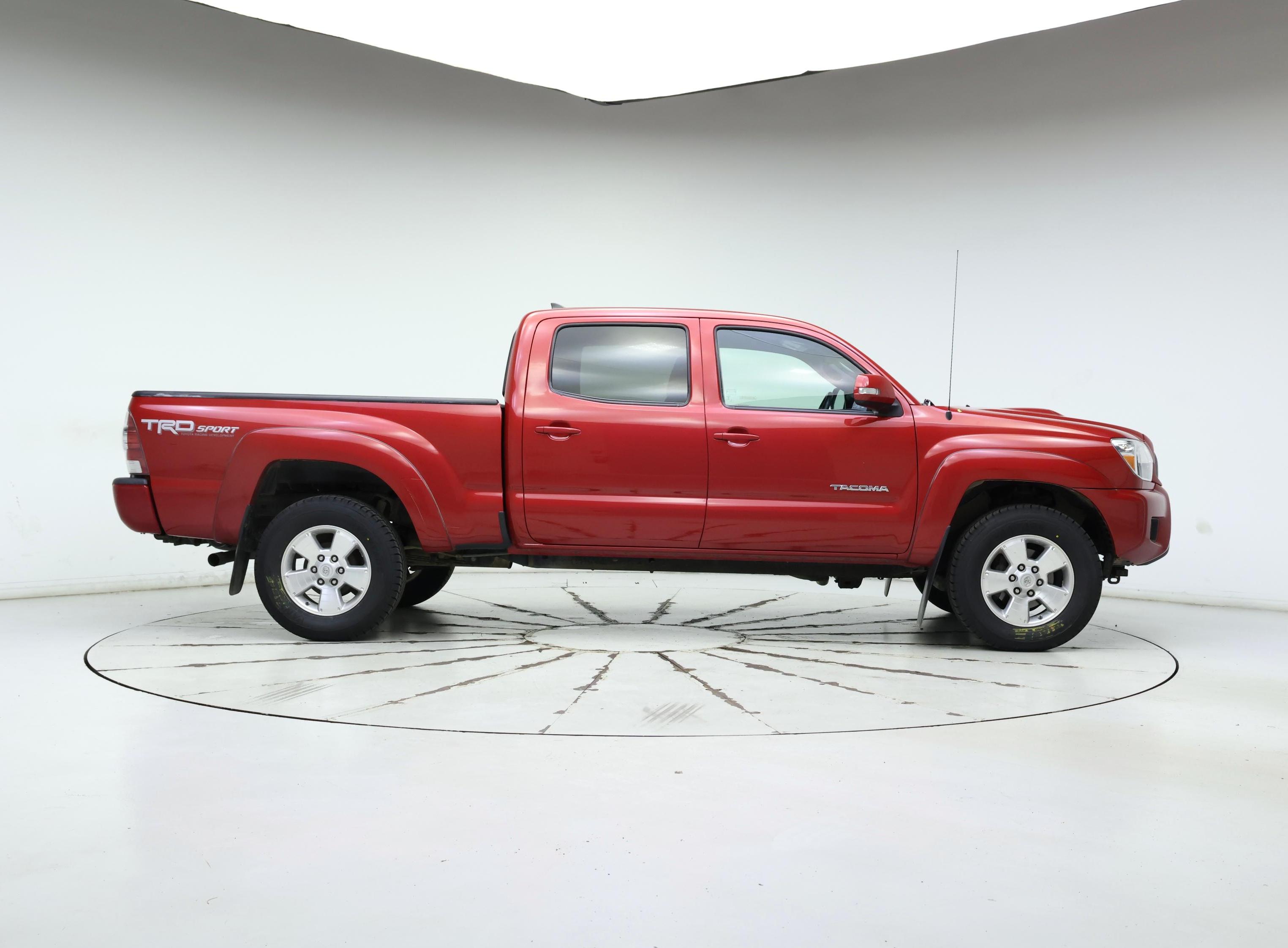 Thumbnail: 2015 Toyota Tacoma - 7