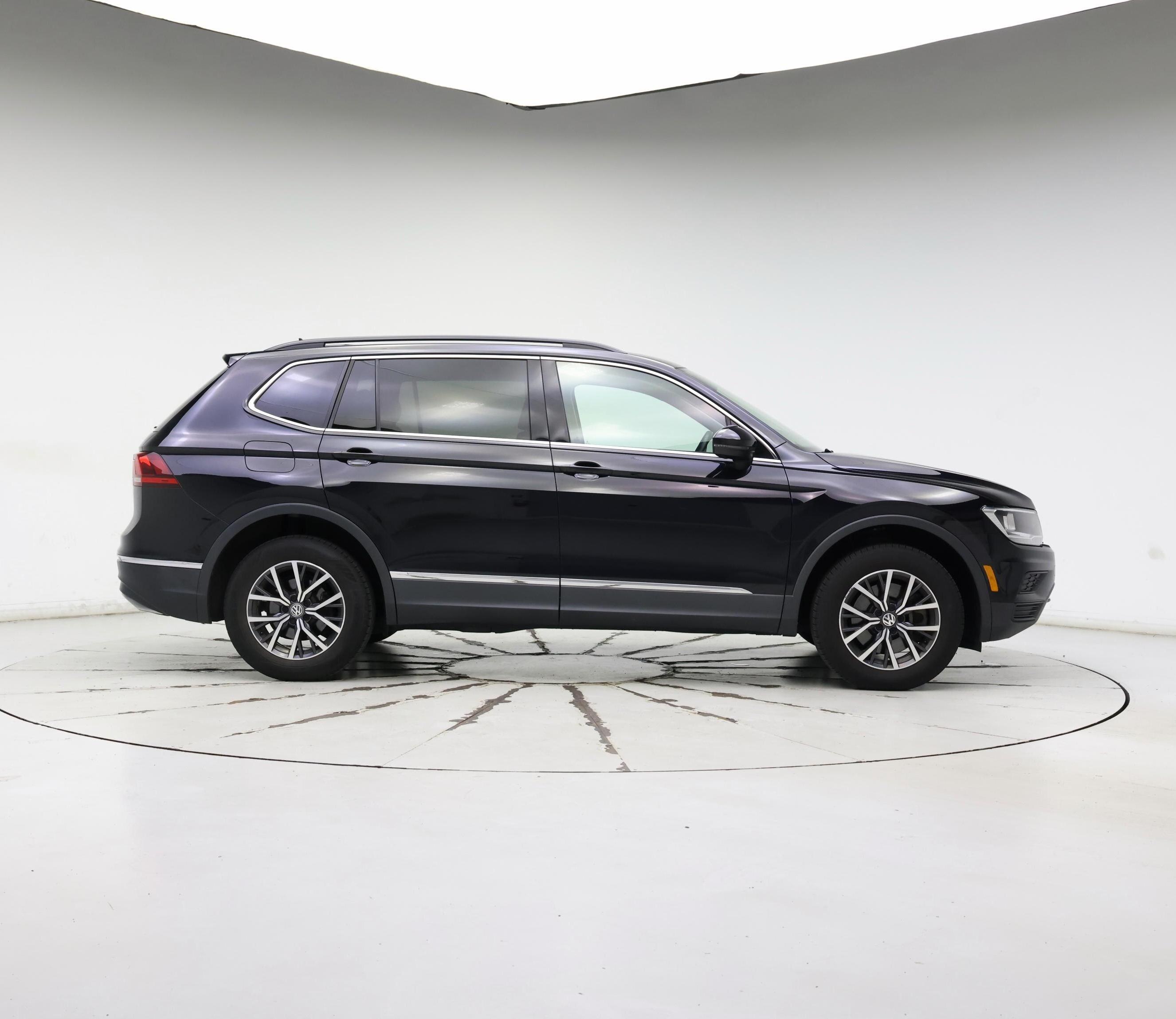 Thumbnail: 2020 Volkswagen Tiguan - 7