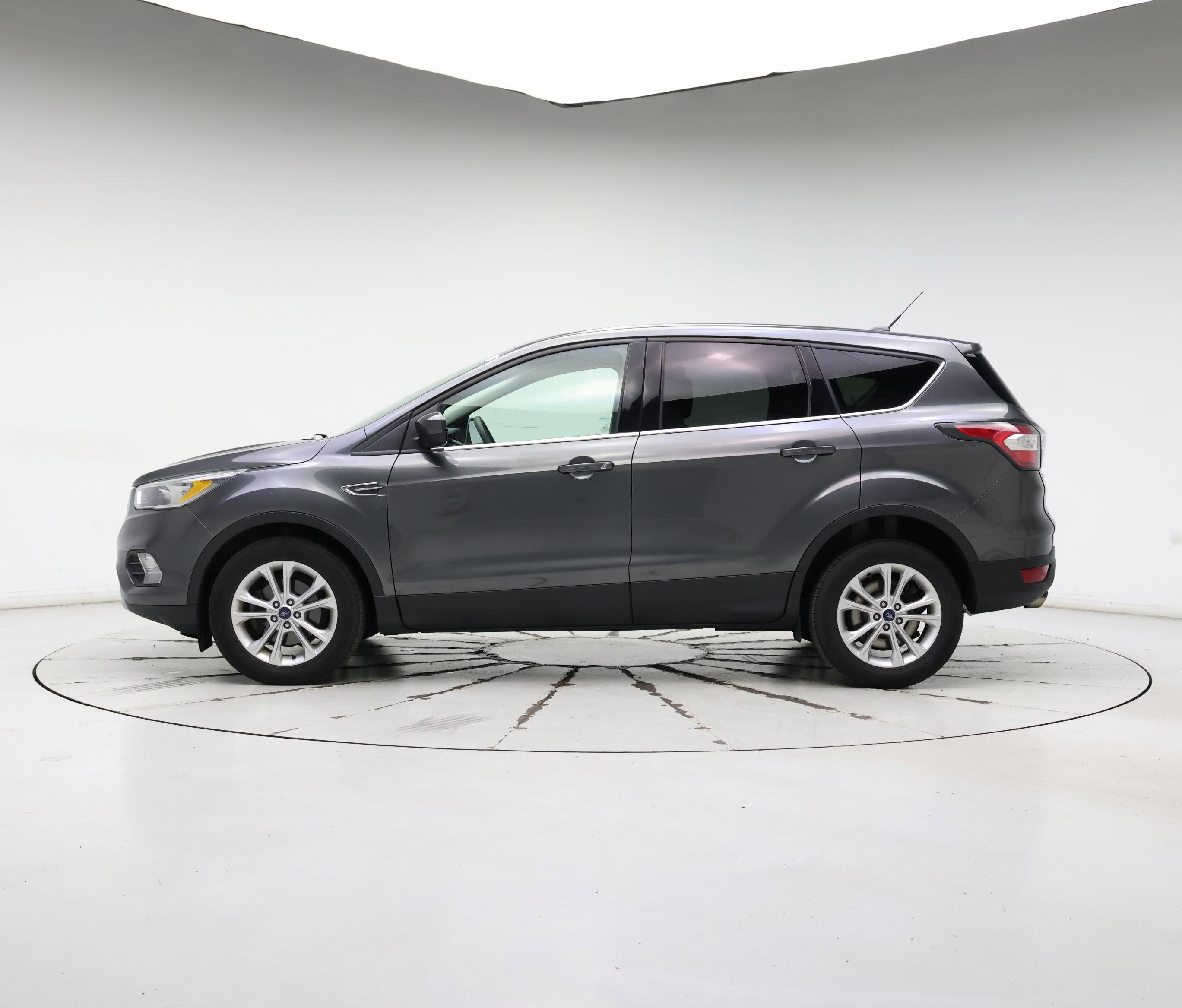 Thumbnail: 2017 Ford Escape - 3