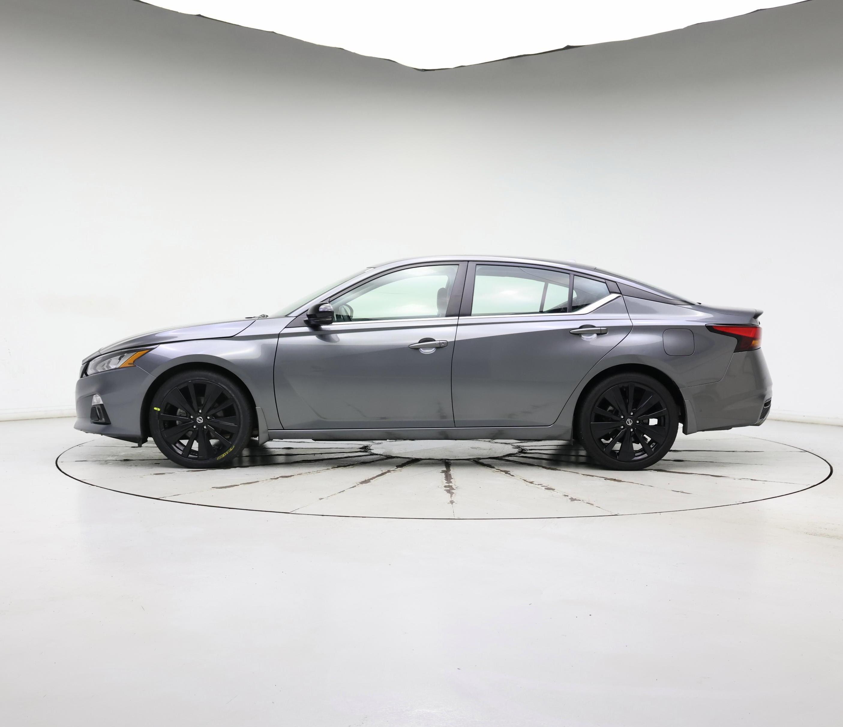 Thumbnail: 2022 Nissan Altima - 3