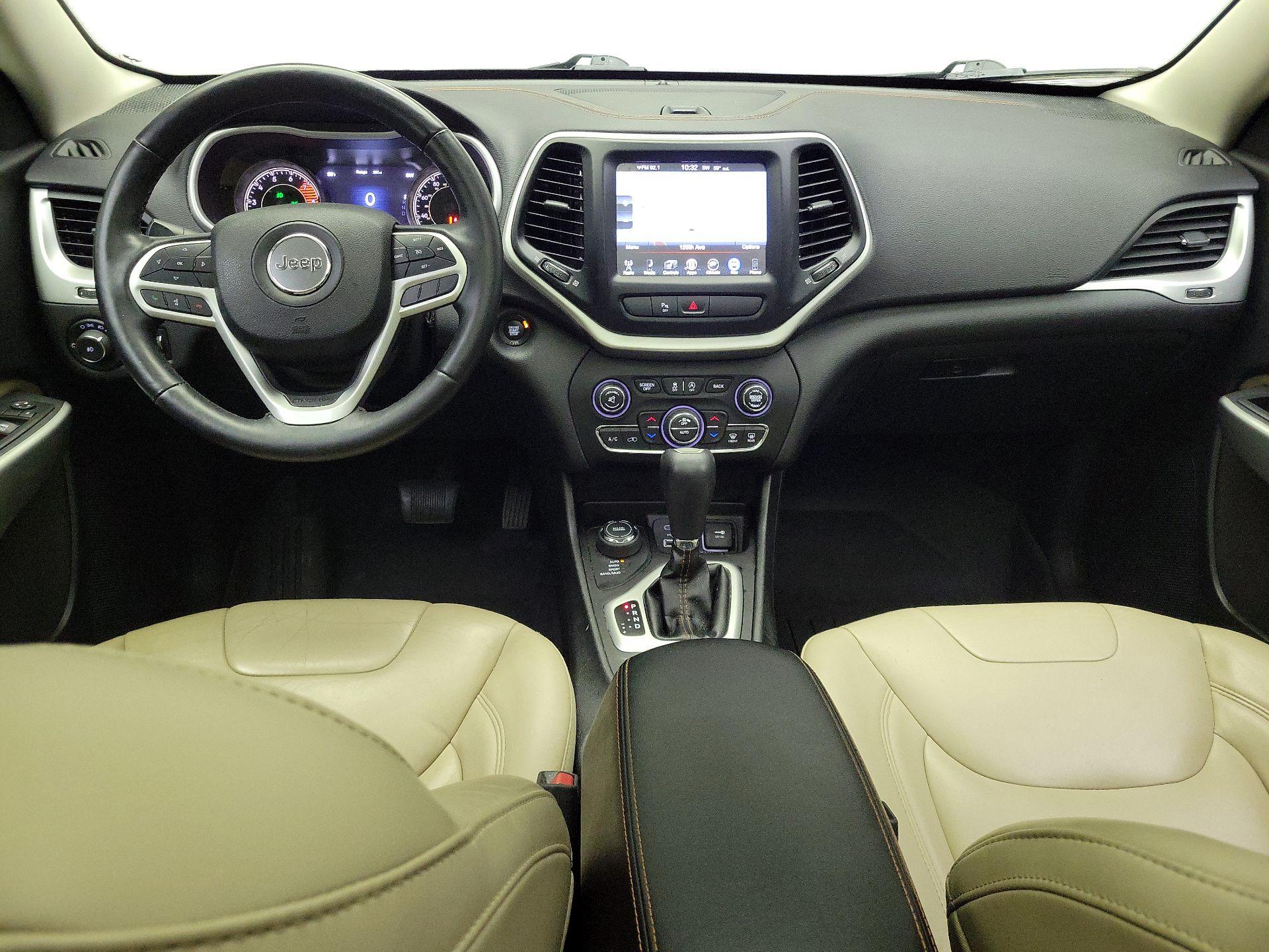 Thumbnail: 2017 Jeep Cherokee - 9