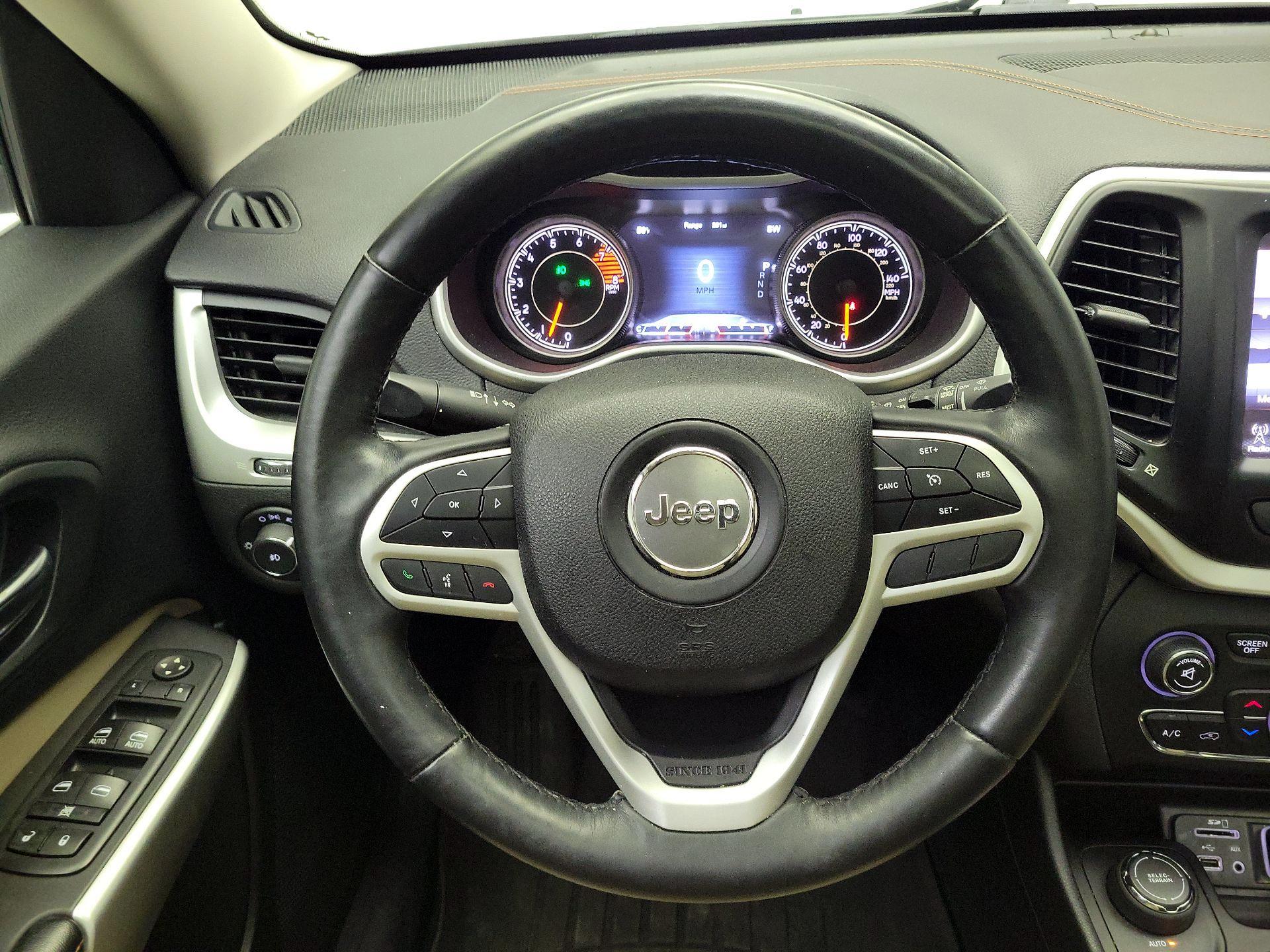 Thumbnail: 2017 Jeep Cherokee - 10
