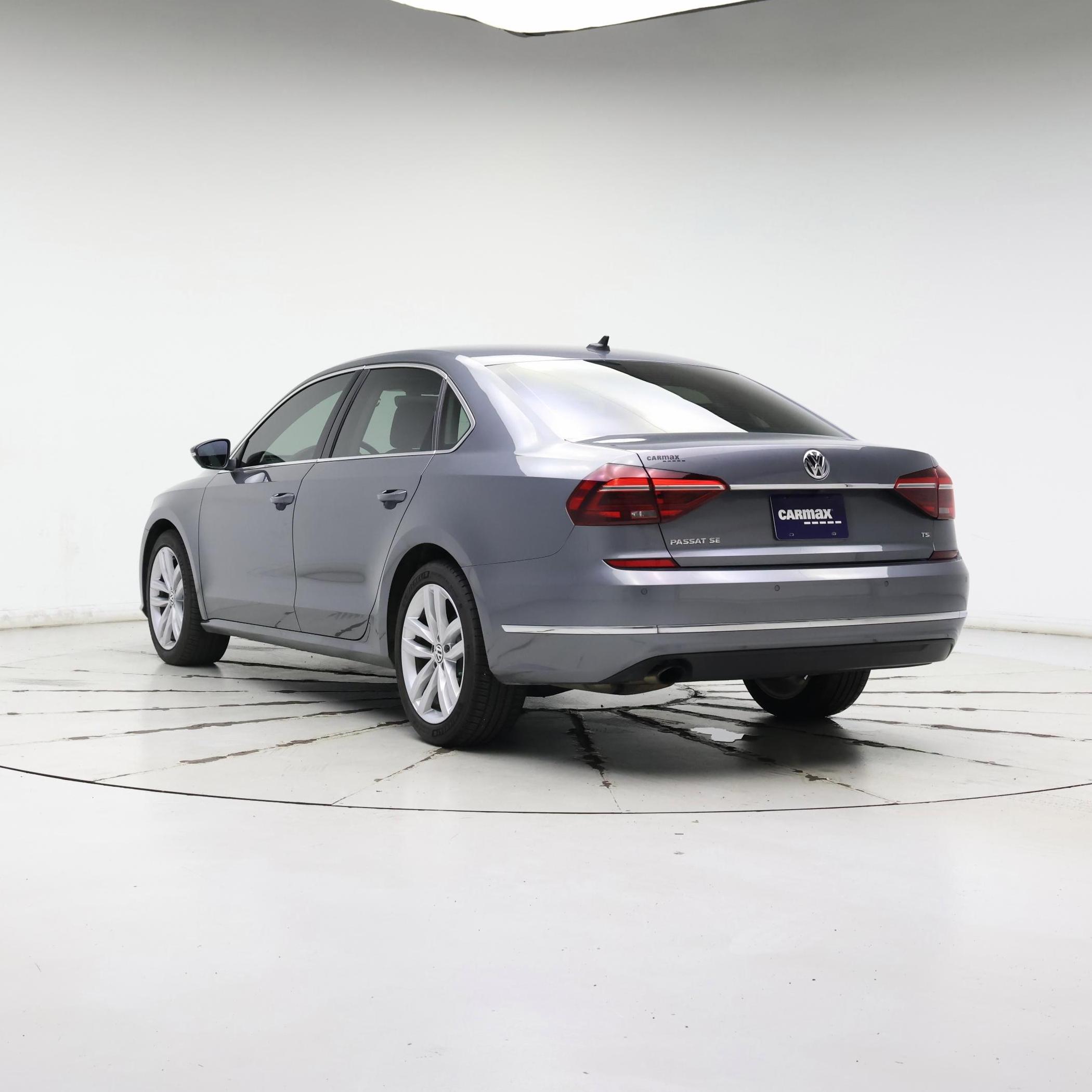 Thumbnail: 2018 Volkswagen Passat - 2