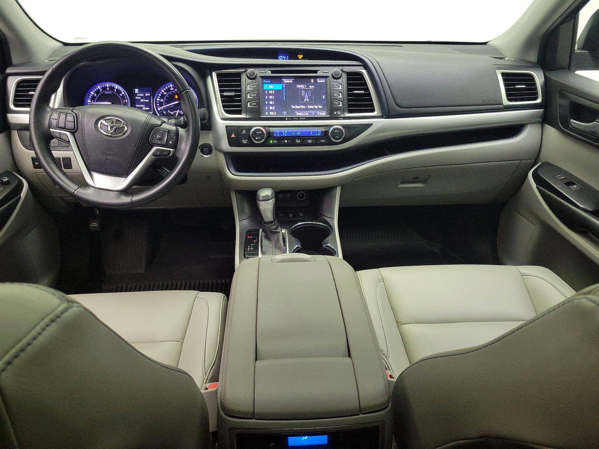 Thumbnail: 2019 Toyota Highlander - 9