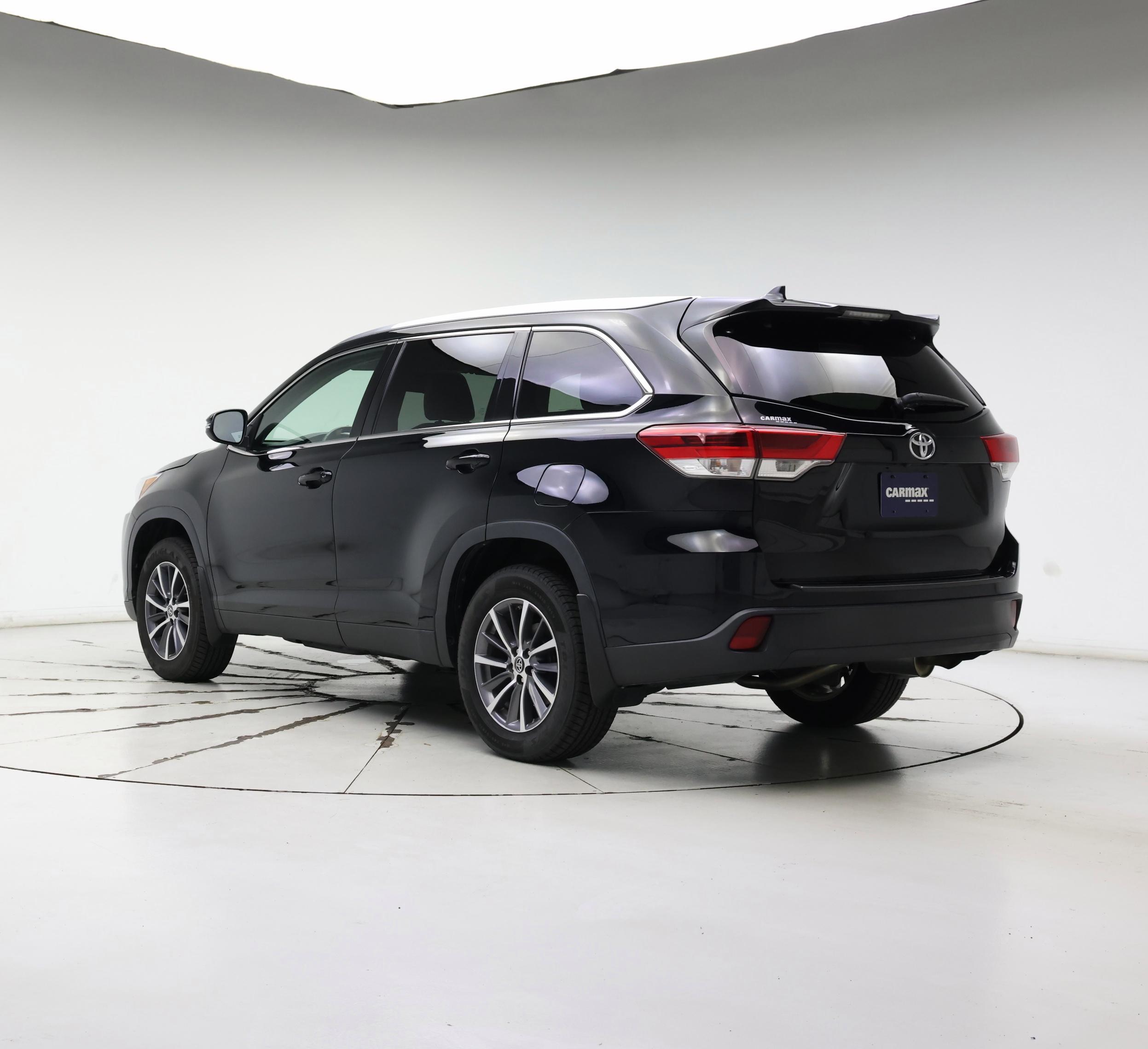 Thumbnail: 2019 Toyota Highlander - 2