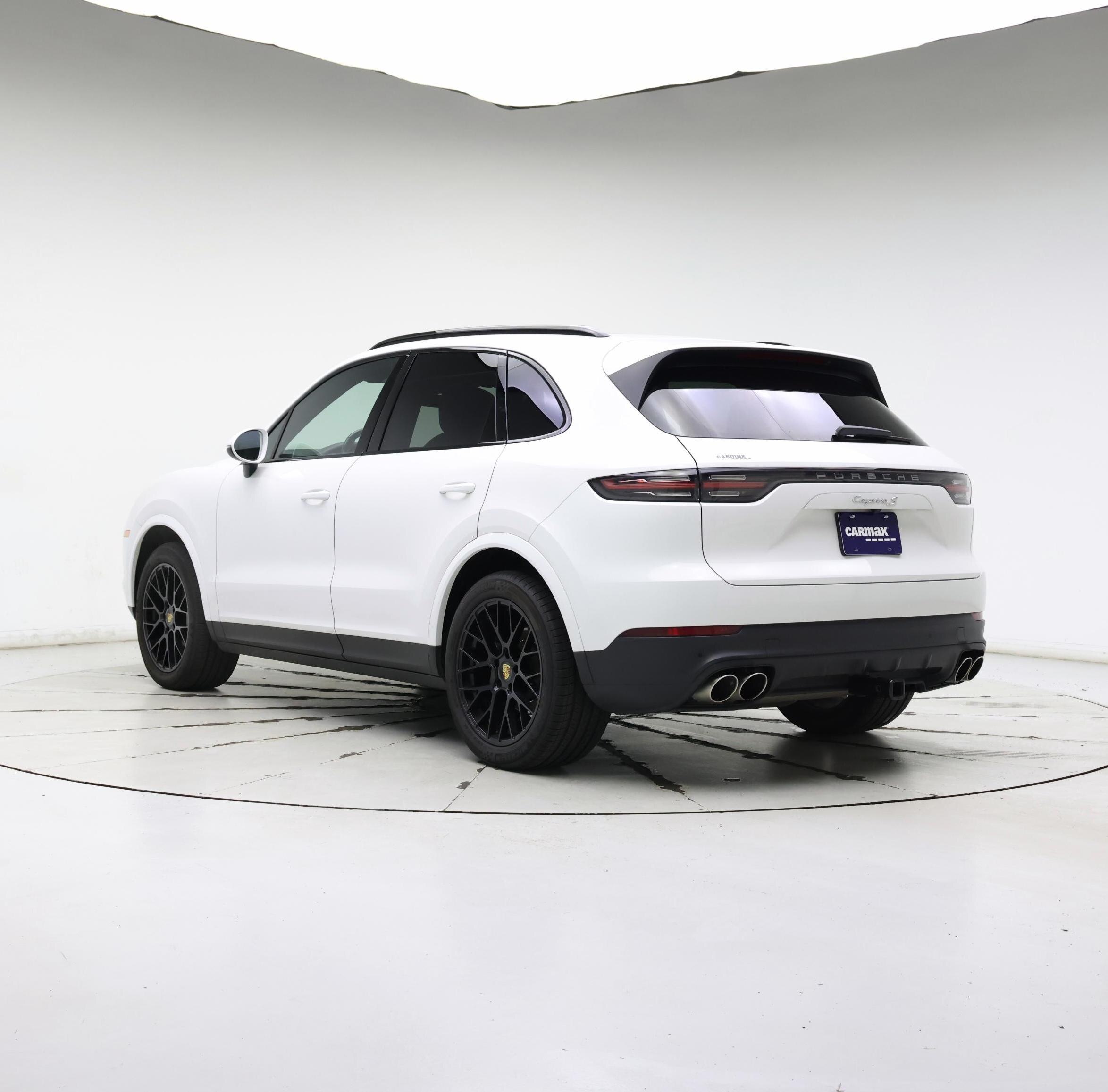 Thumbnail: 2019 Porsche Cayenne - 2