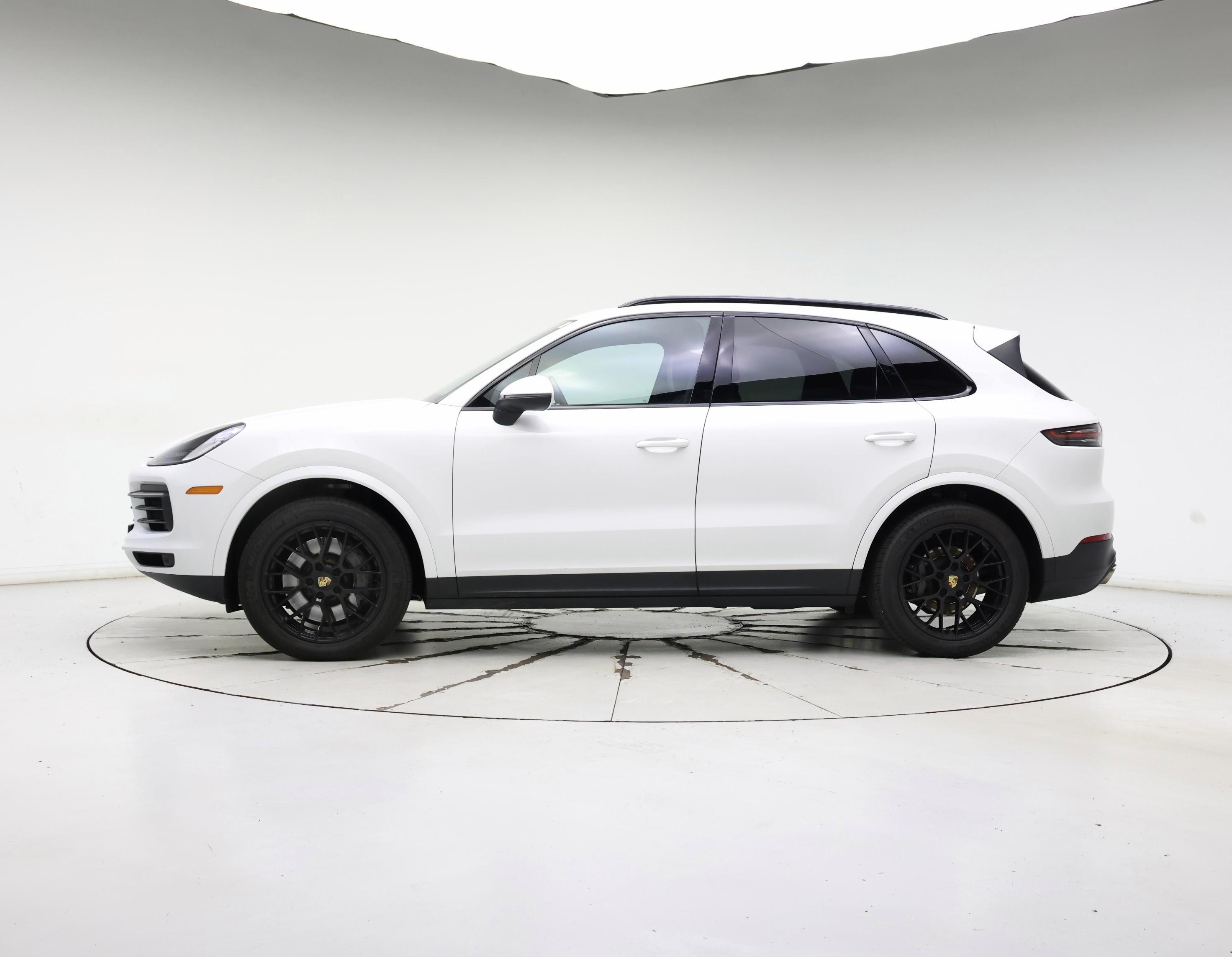 Thumbnail: 2019 Porsche Cayenne - 3