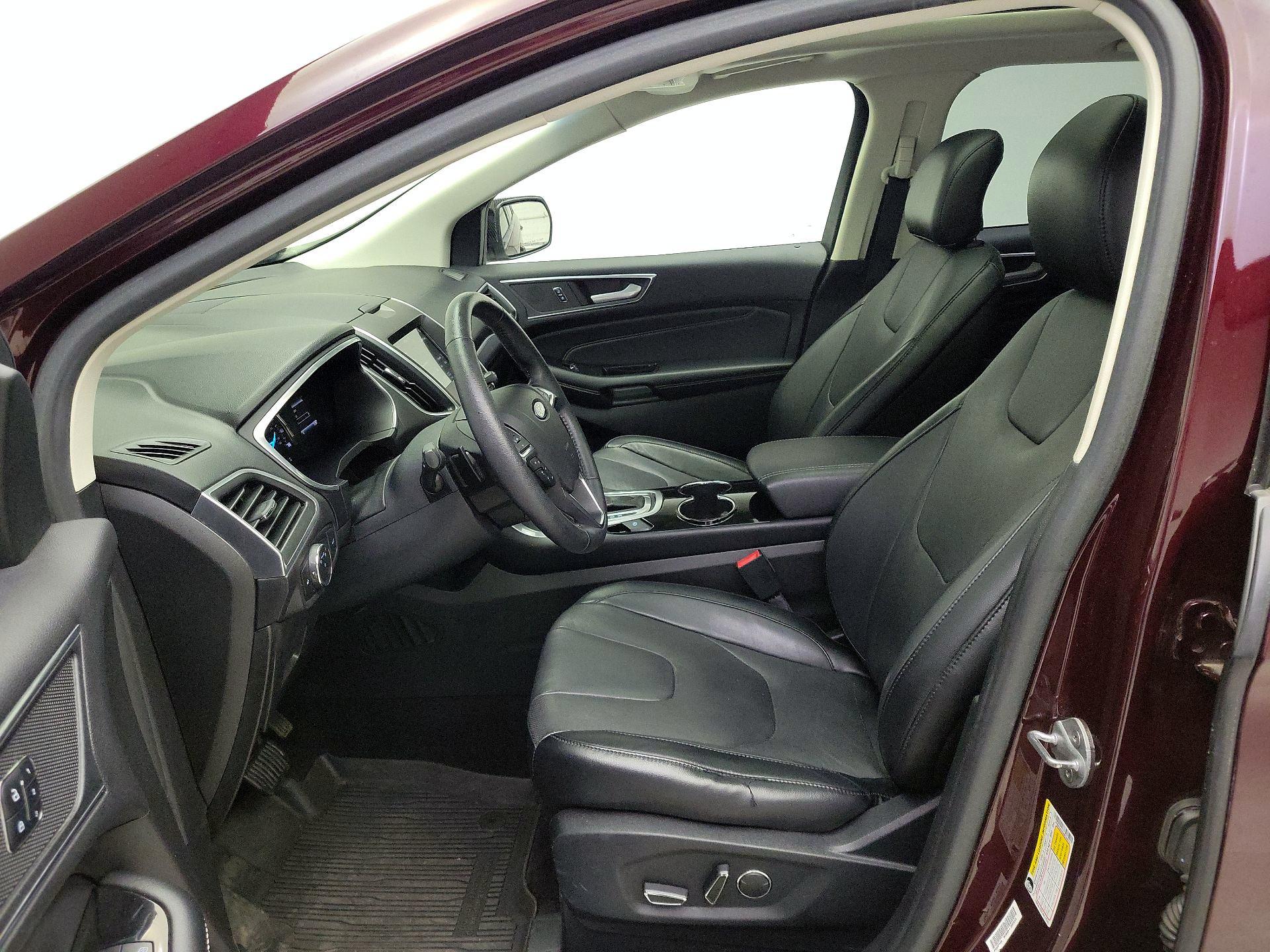 Thumbnail: 2017 Ford Edge - 11