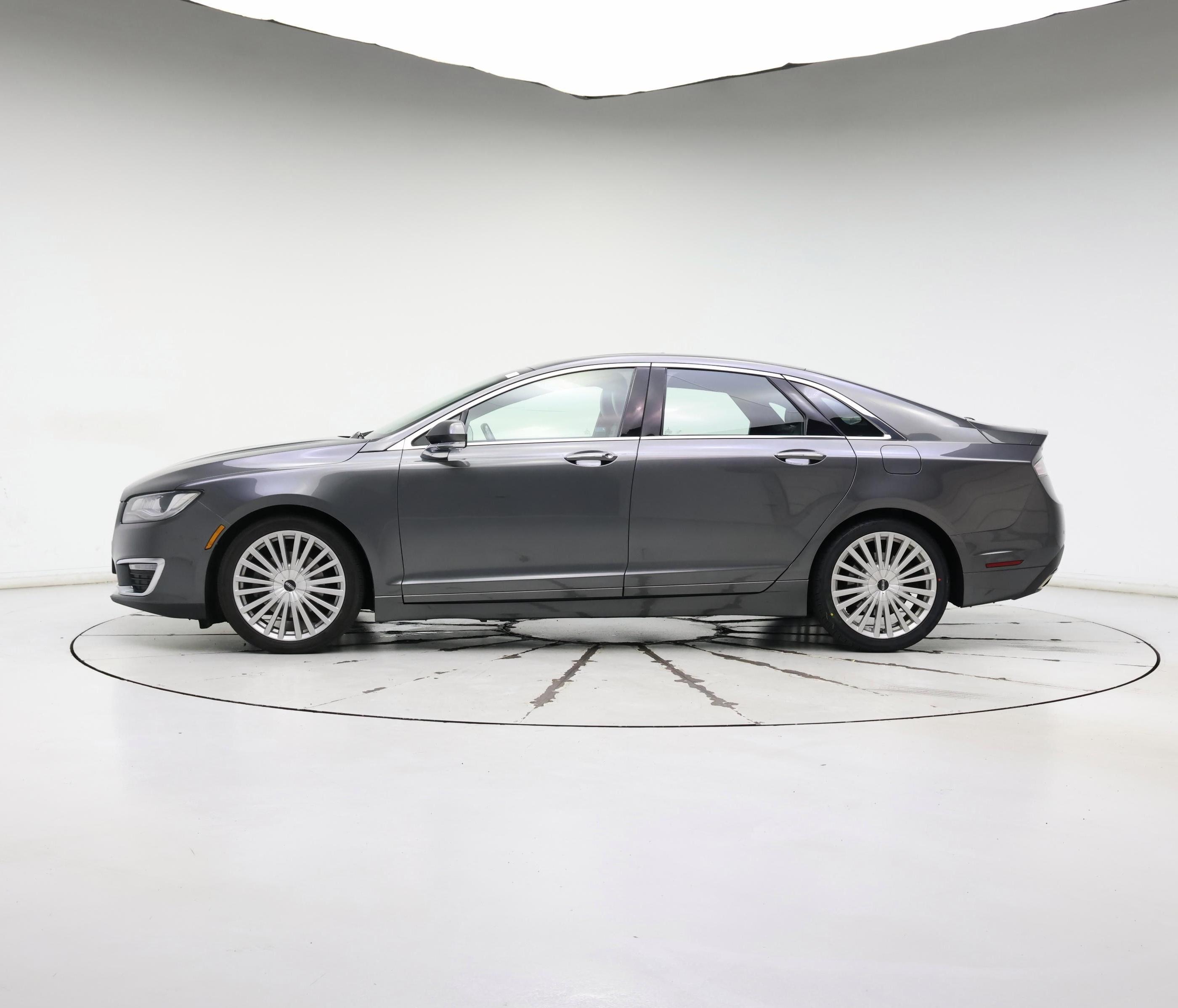 Thumbnail: 2017 Lincoln MKZ - 3
