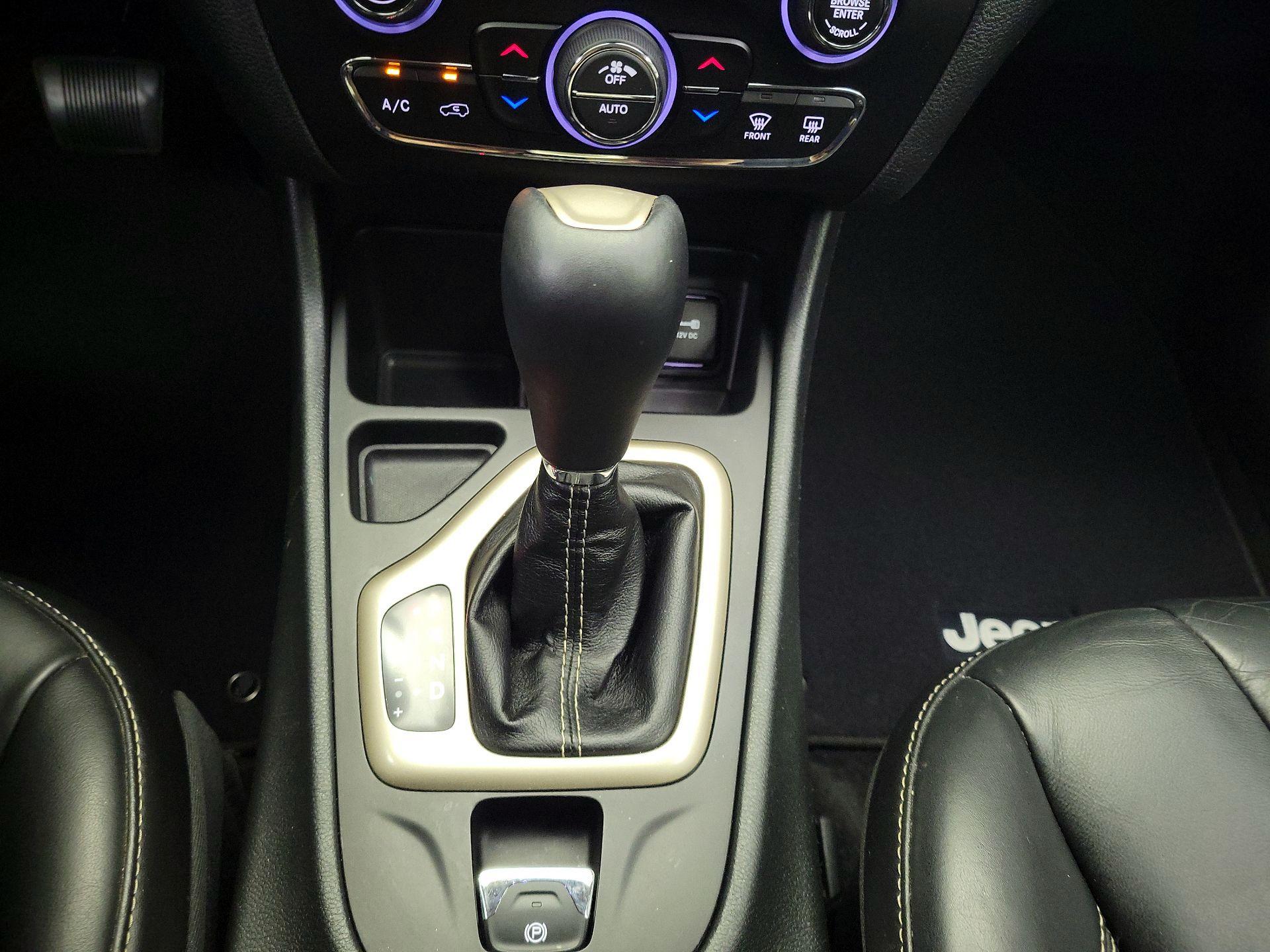 Thumbnail: 2015 Jeep Cherokee - 18