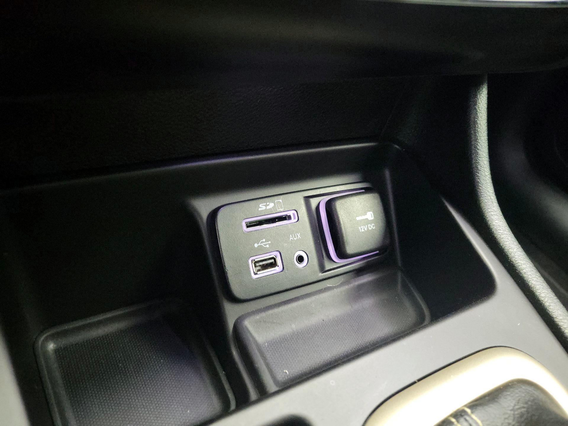 Thumbnail: 2015 Jeep Cherokee - 19