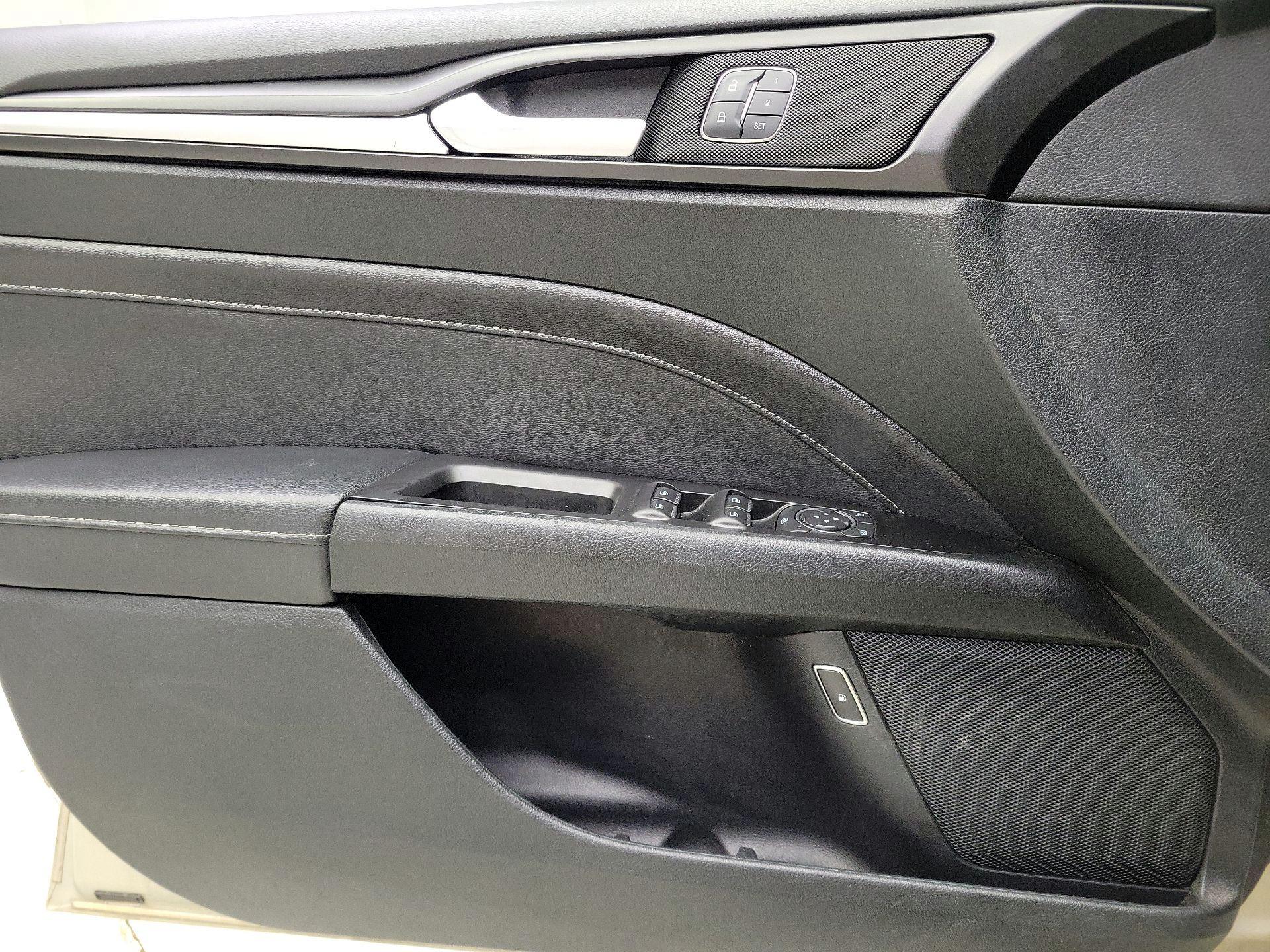 Thumbnail: 2018 Ford Fusion - 12