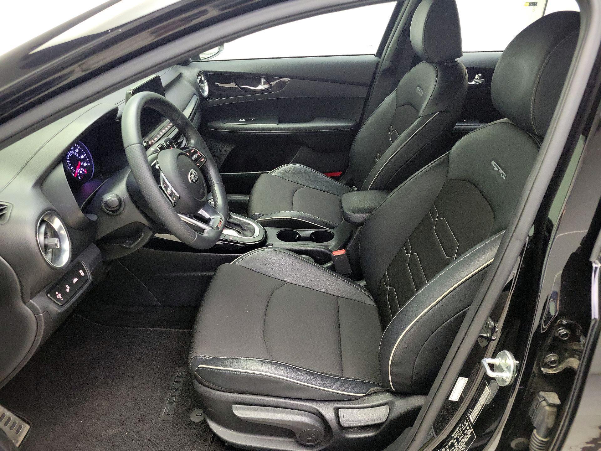 Thumbnail: 2021 Kia Forte - 11