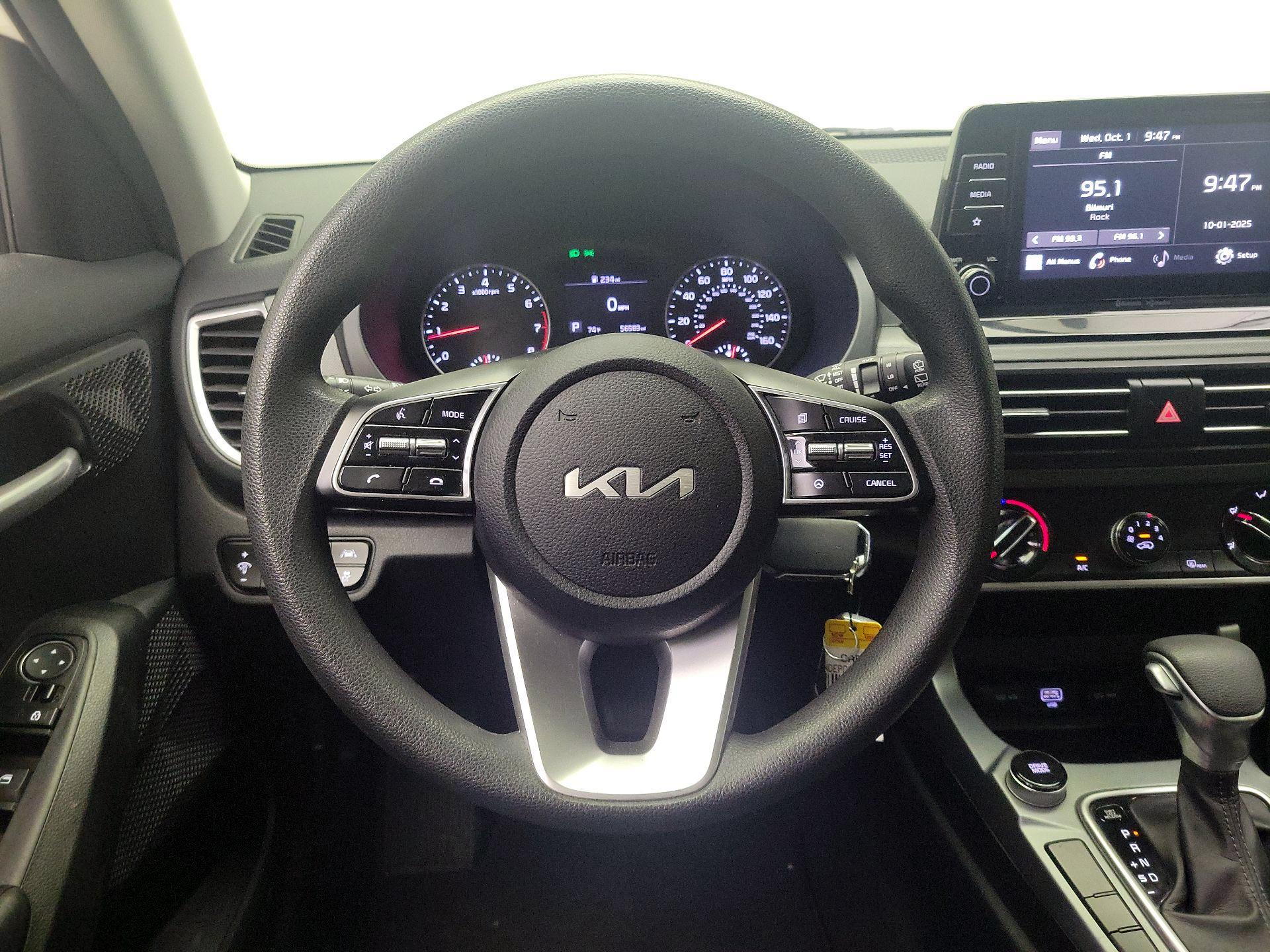 Thumbnail: 2022 Kia Seltos - 10