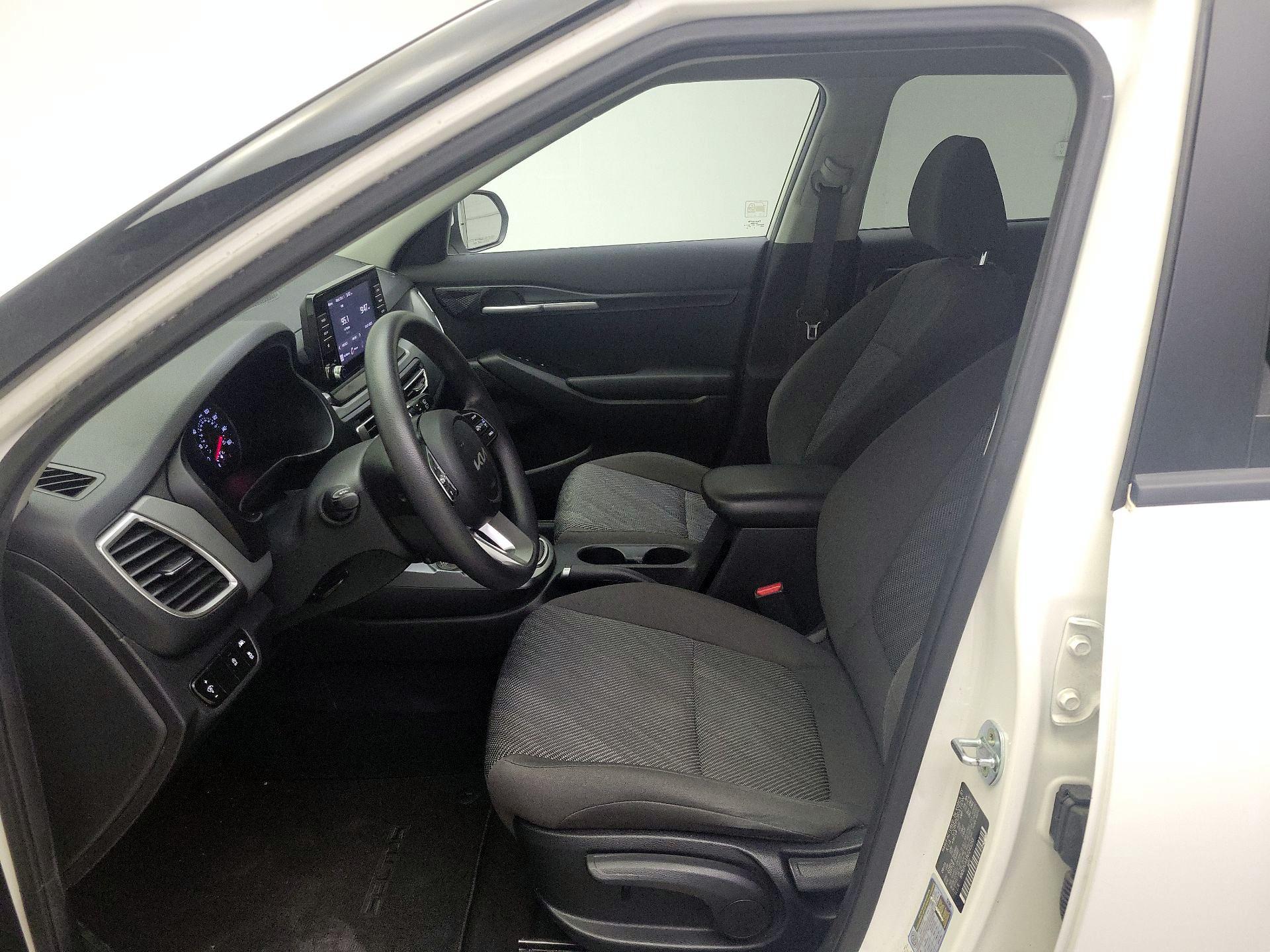 Thumbnail: 2022 Kia Seltos - 11