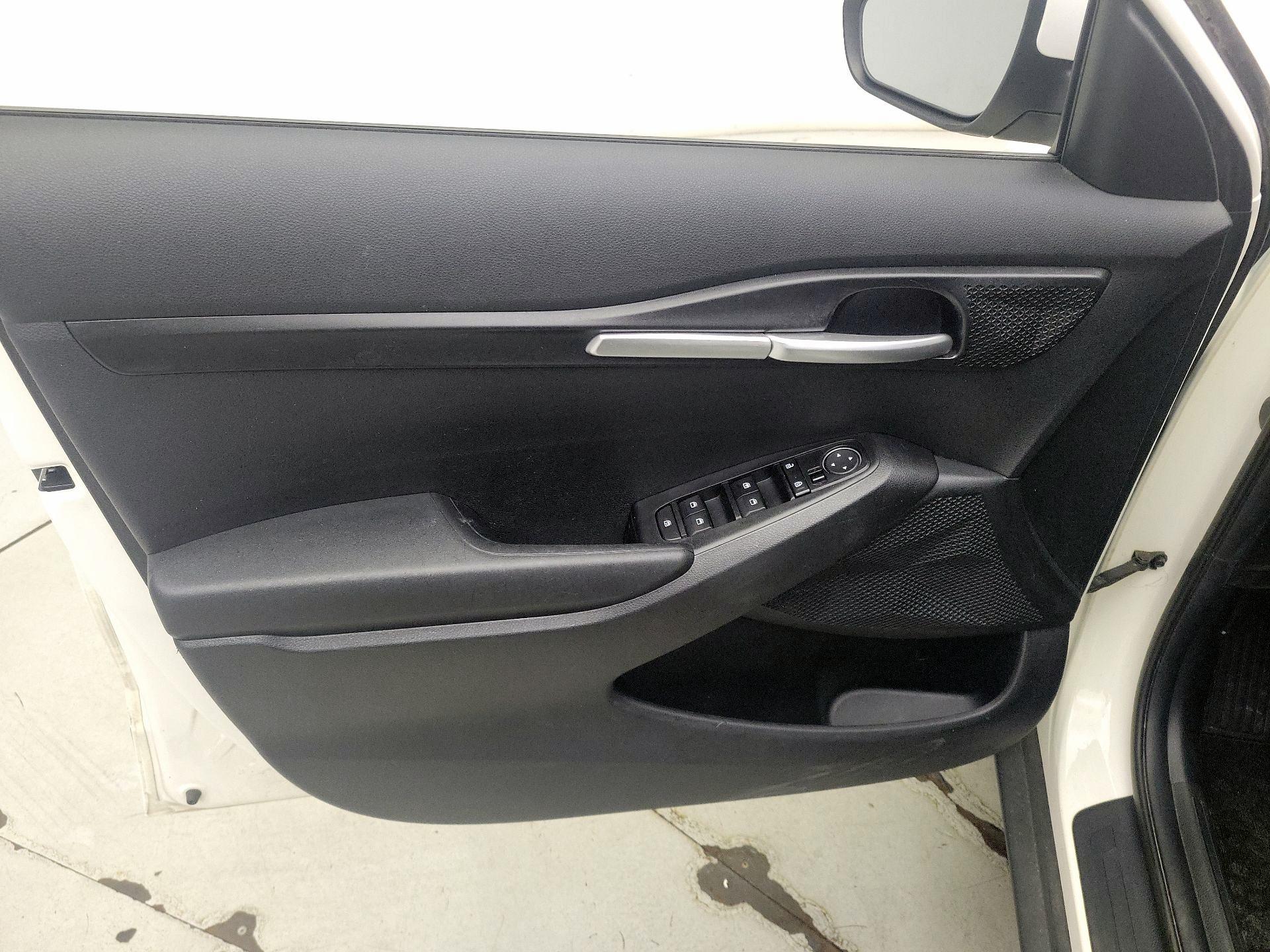 Thumbnail: 2022 Kia Seltos - 12