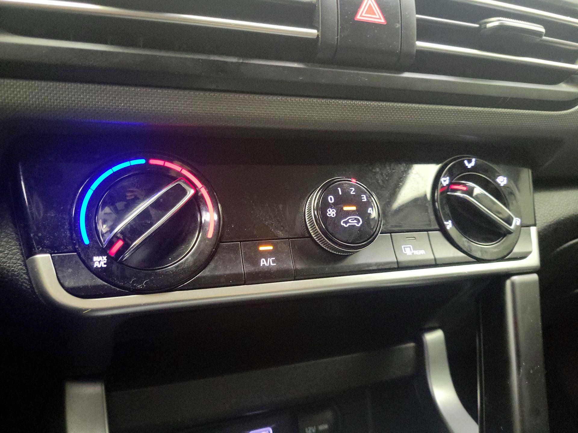 Thumbnail: 2022 Kia Seltos - 16