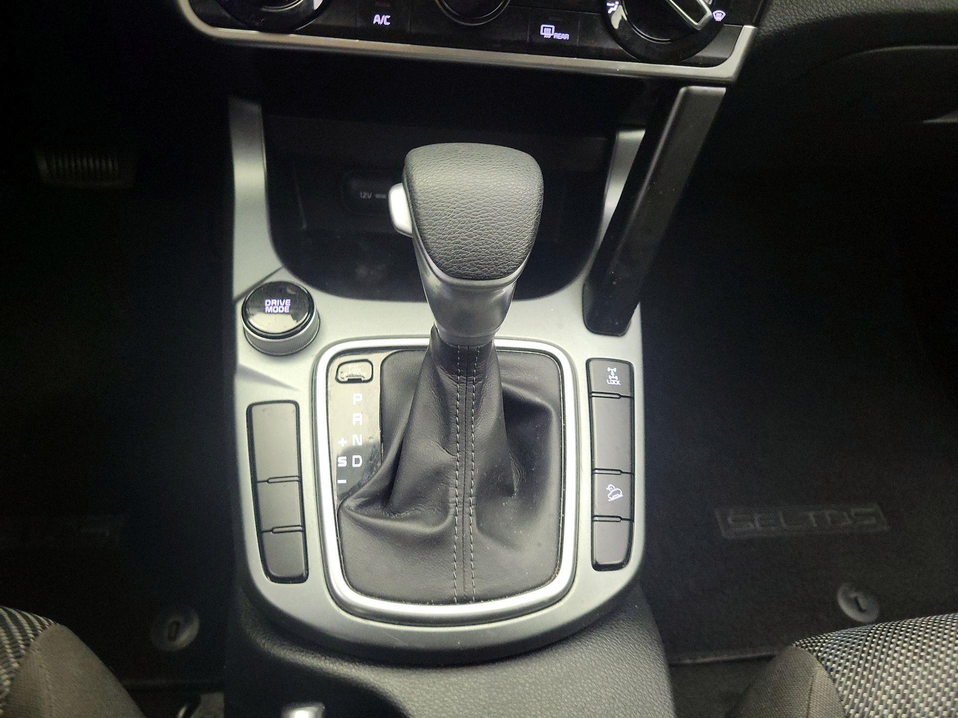 Thumbnail: 2022 Kia Seltos - 17