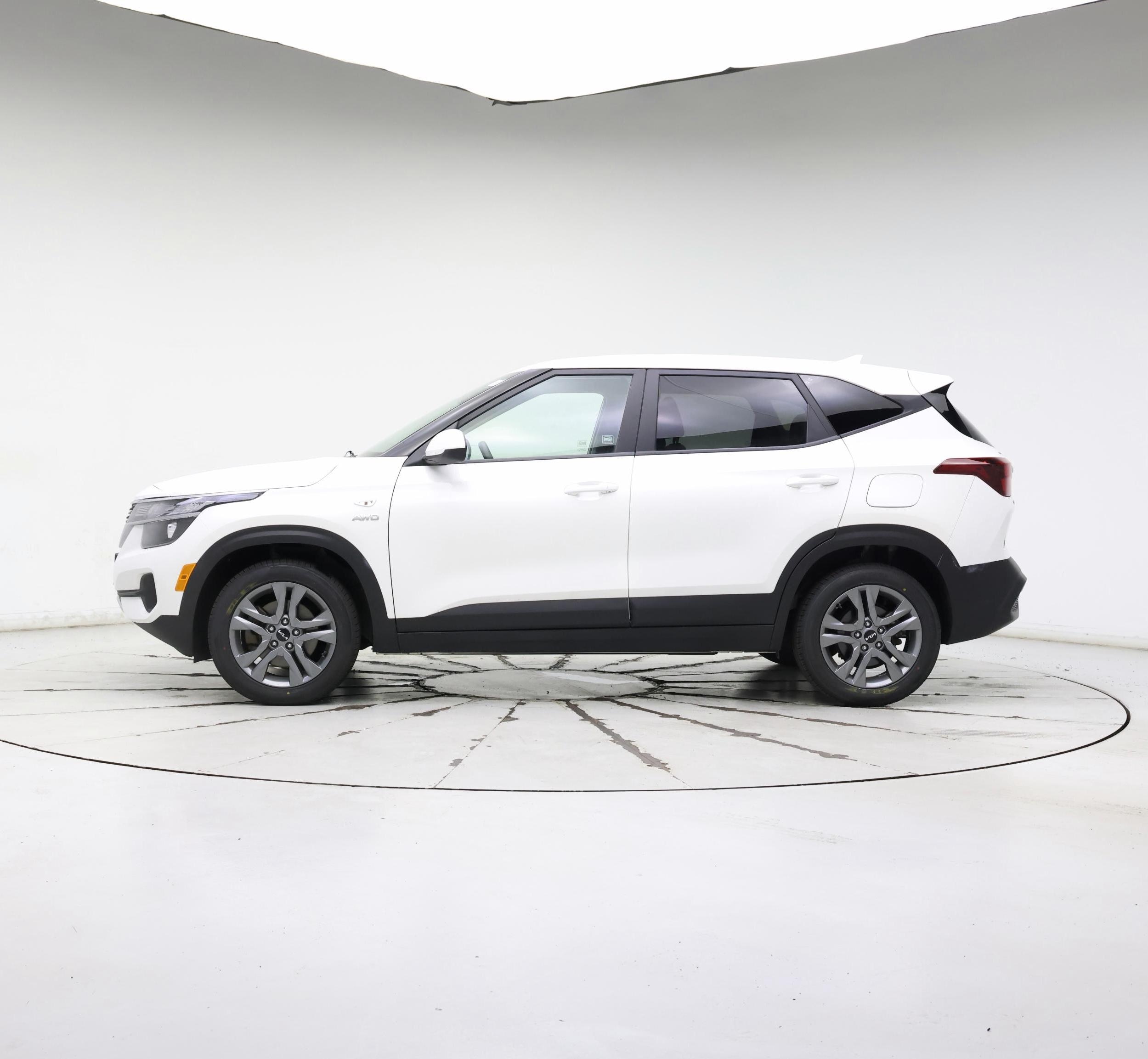 Thumbnail: 2022 Kia Seltos - 3