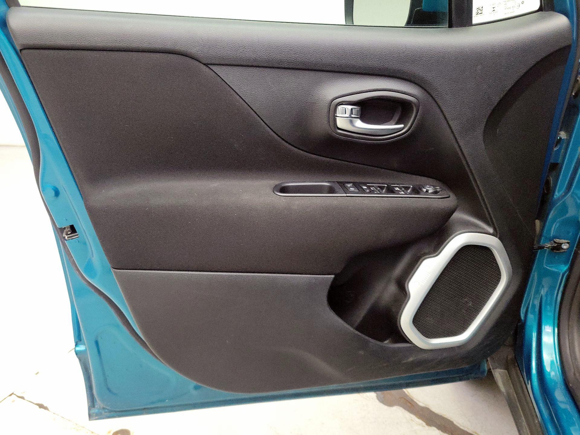 Thumbnail: 2021 Jeep Renegade - 12