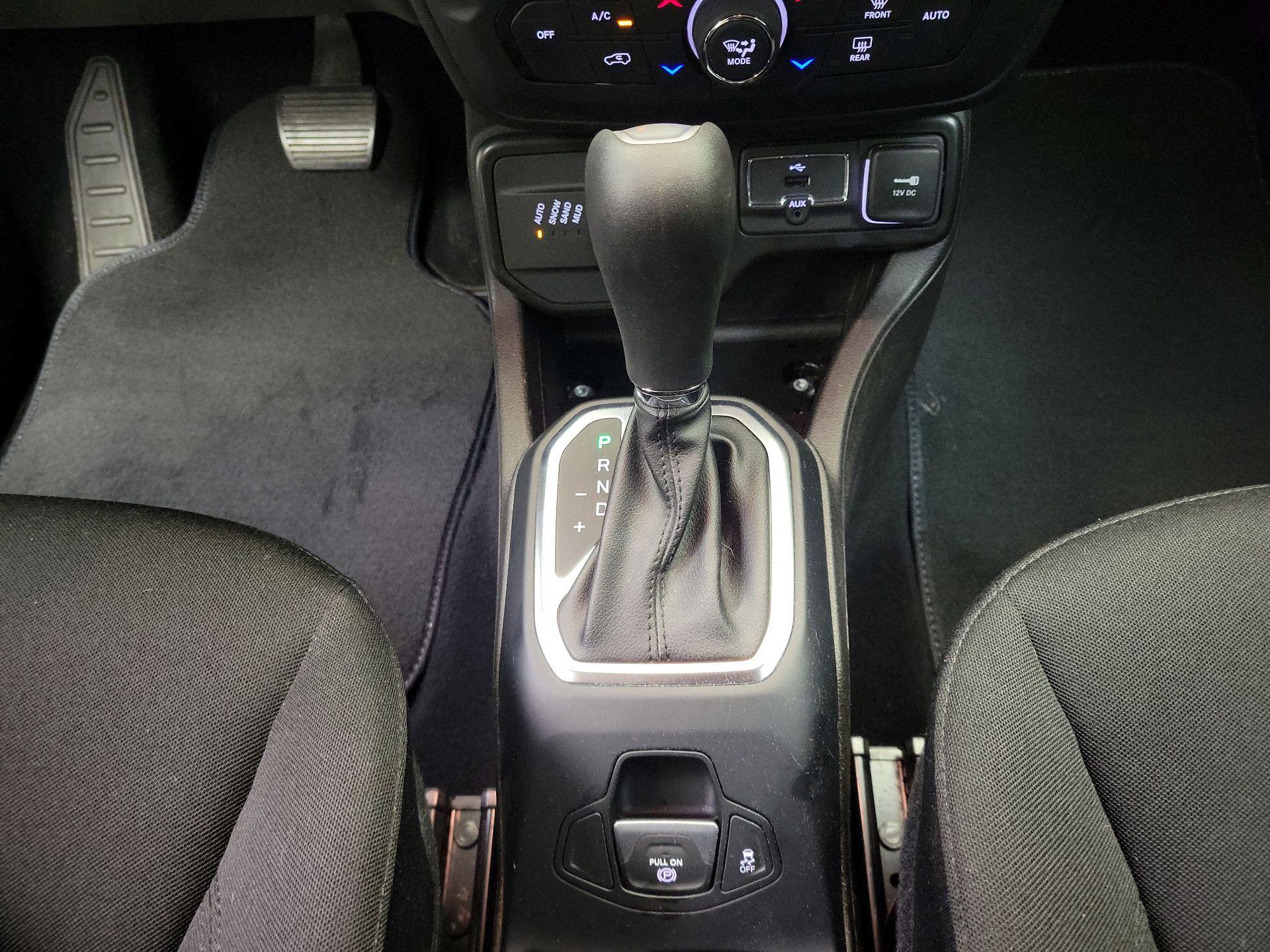 Thumbnail: 2021 Jeep Renegade - 17