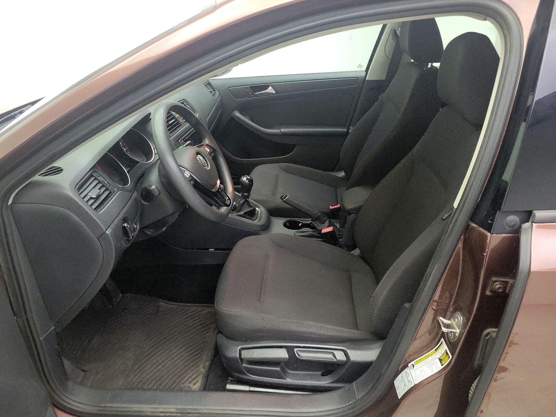 Thumbnail: 2016 Volkswagen Jetta - 11