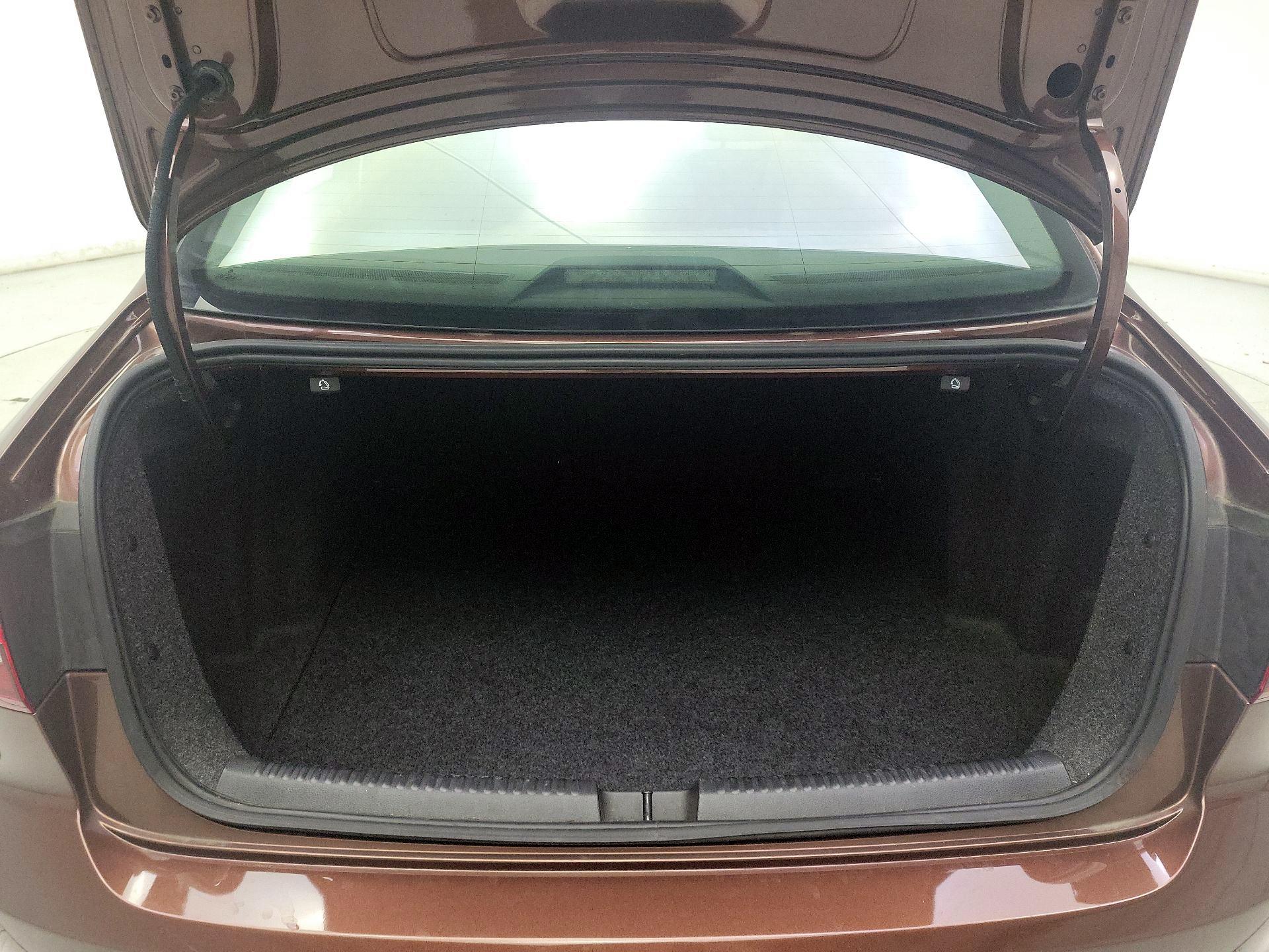 Thumbnail: 2016 Volkswagen Jetta - 19
