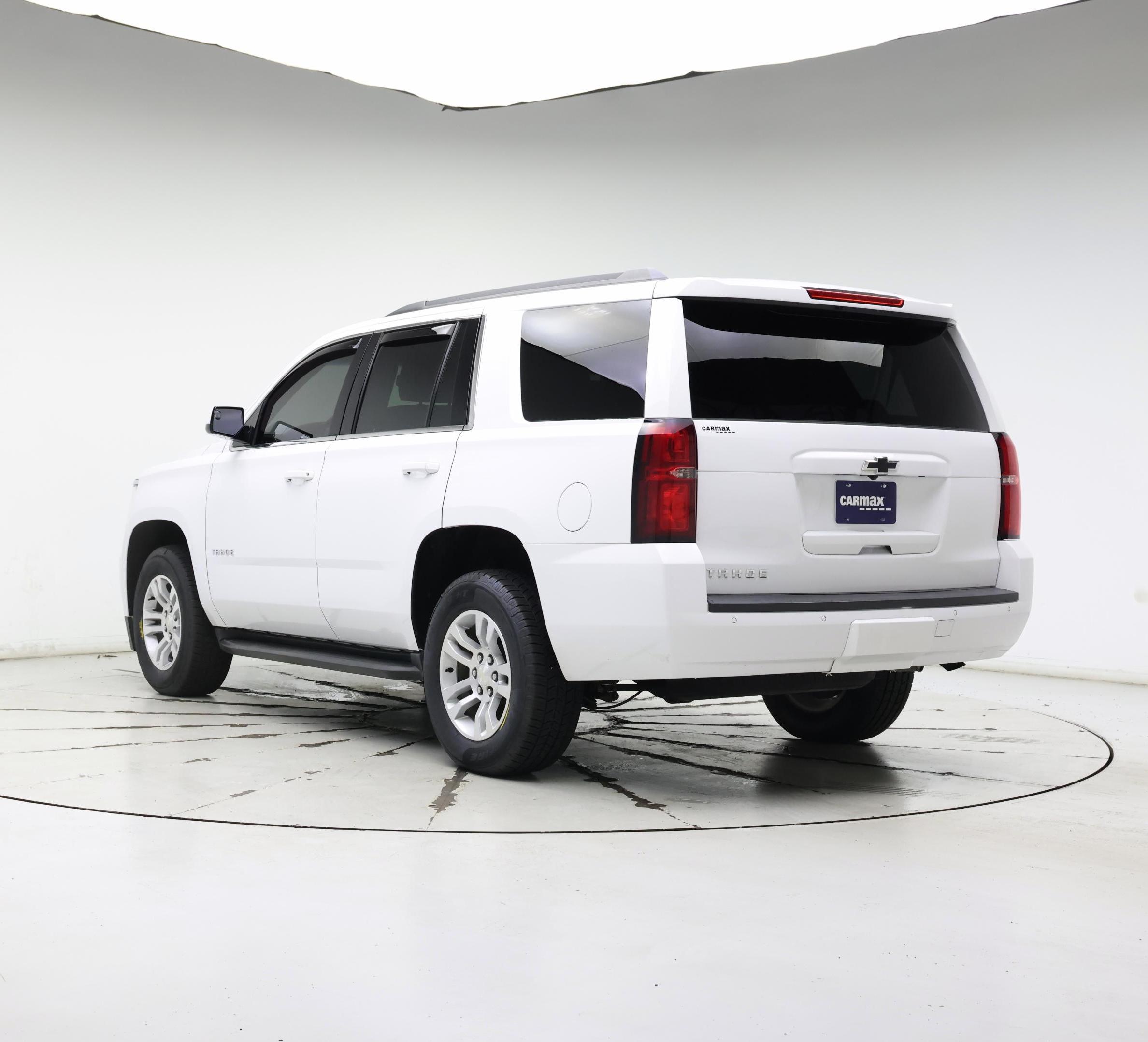 Thumbnail: 2019 Chevrolet Tahoe - 2