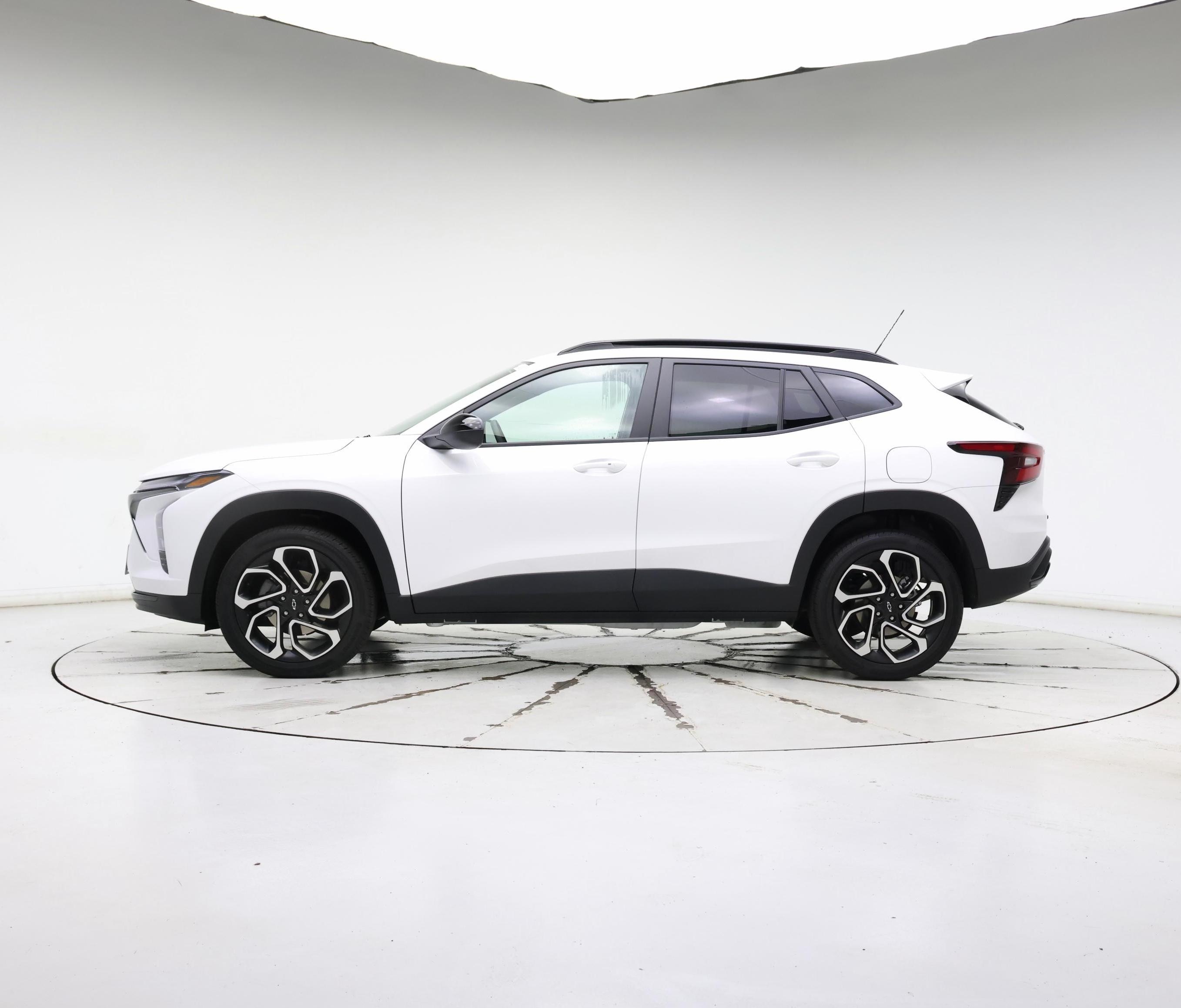Thumbnail: 2025 Chevrolet Trax - 3