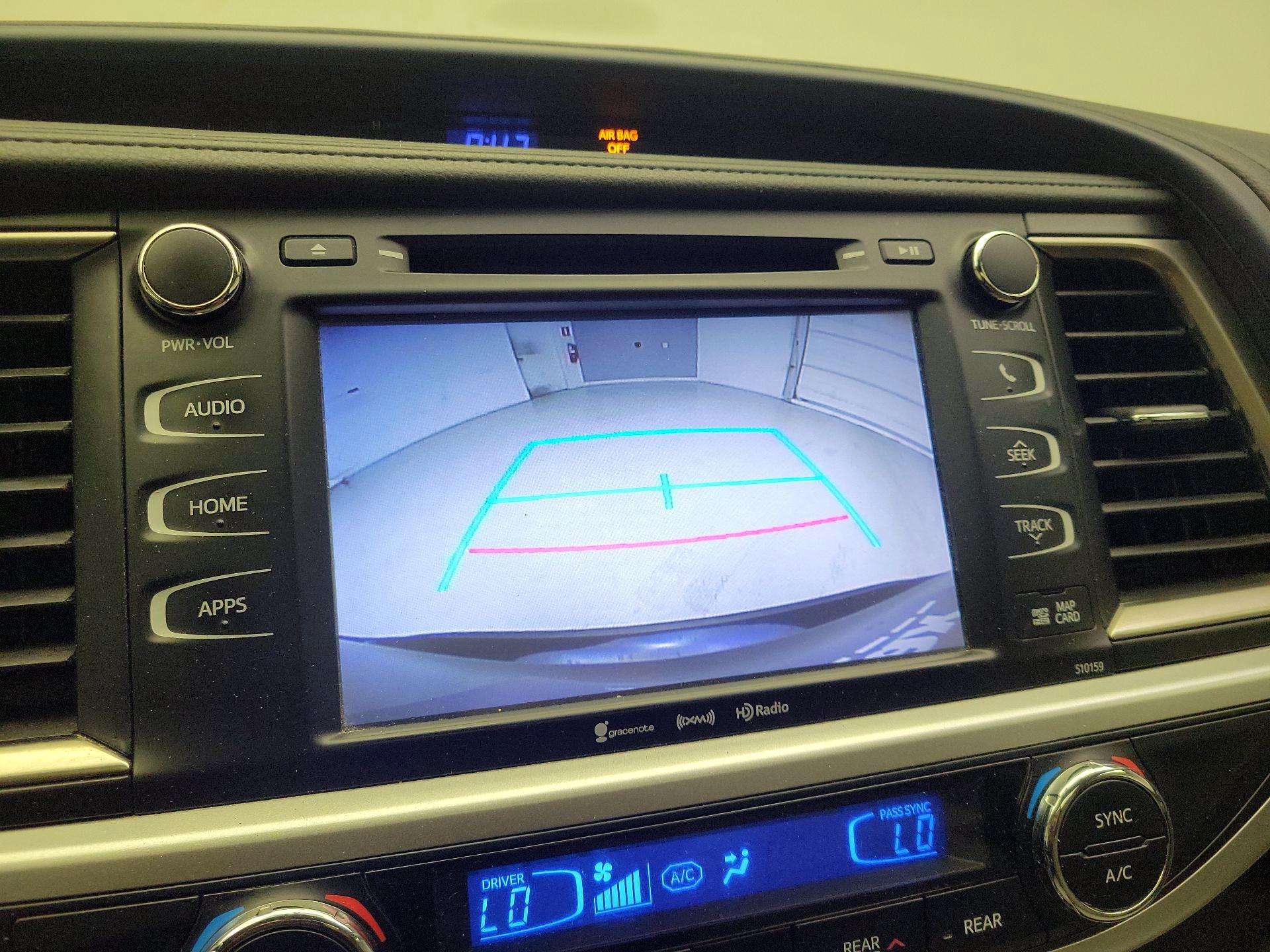 Thumbnail: 2016 Toyota Highlander - 15