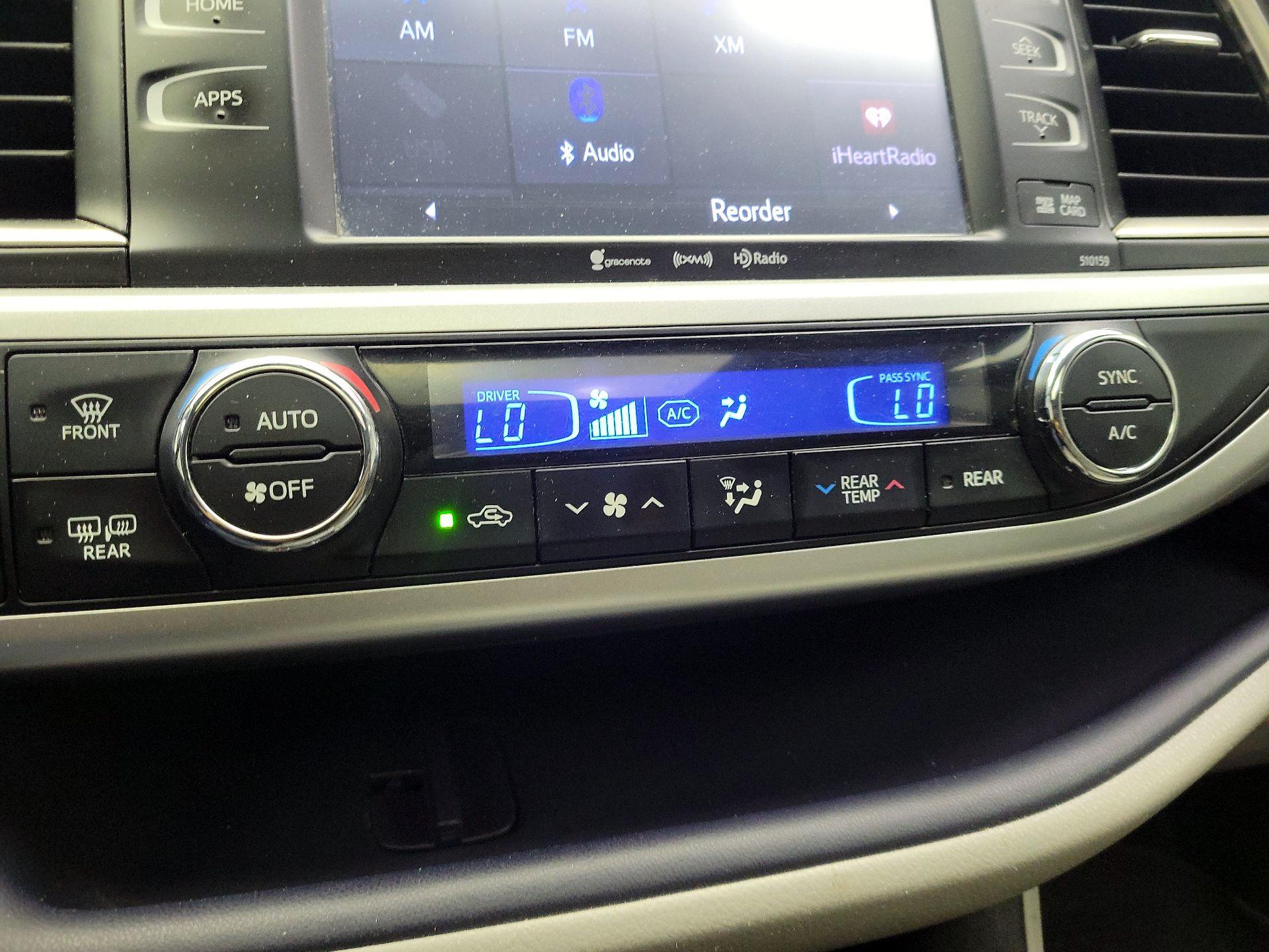 Thumbnail: 2016 Toyota Highlander - 17