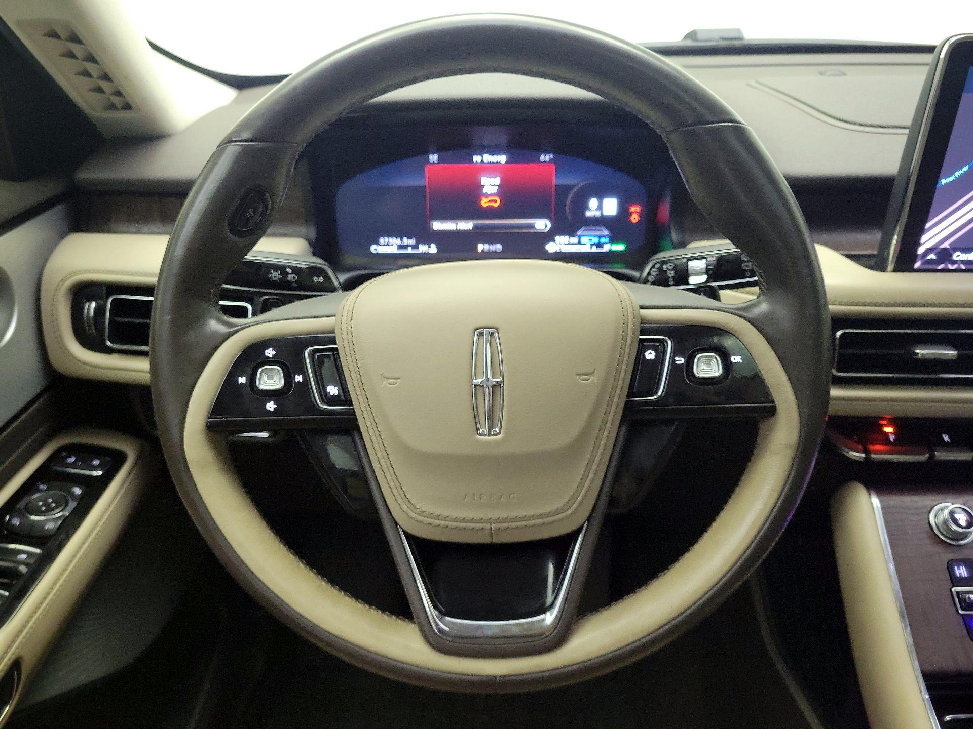 Thumbnail: 2020 Lincoln Aviator - 10