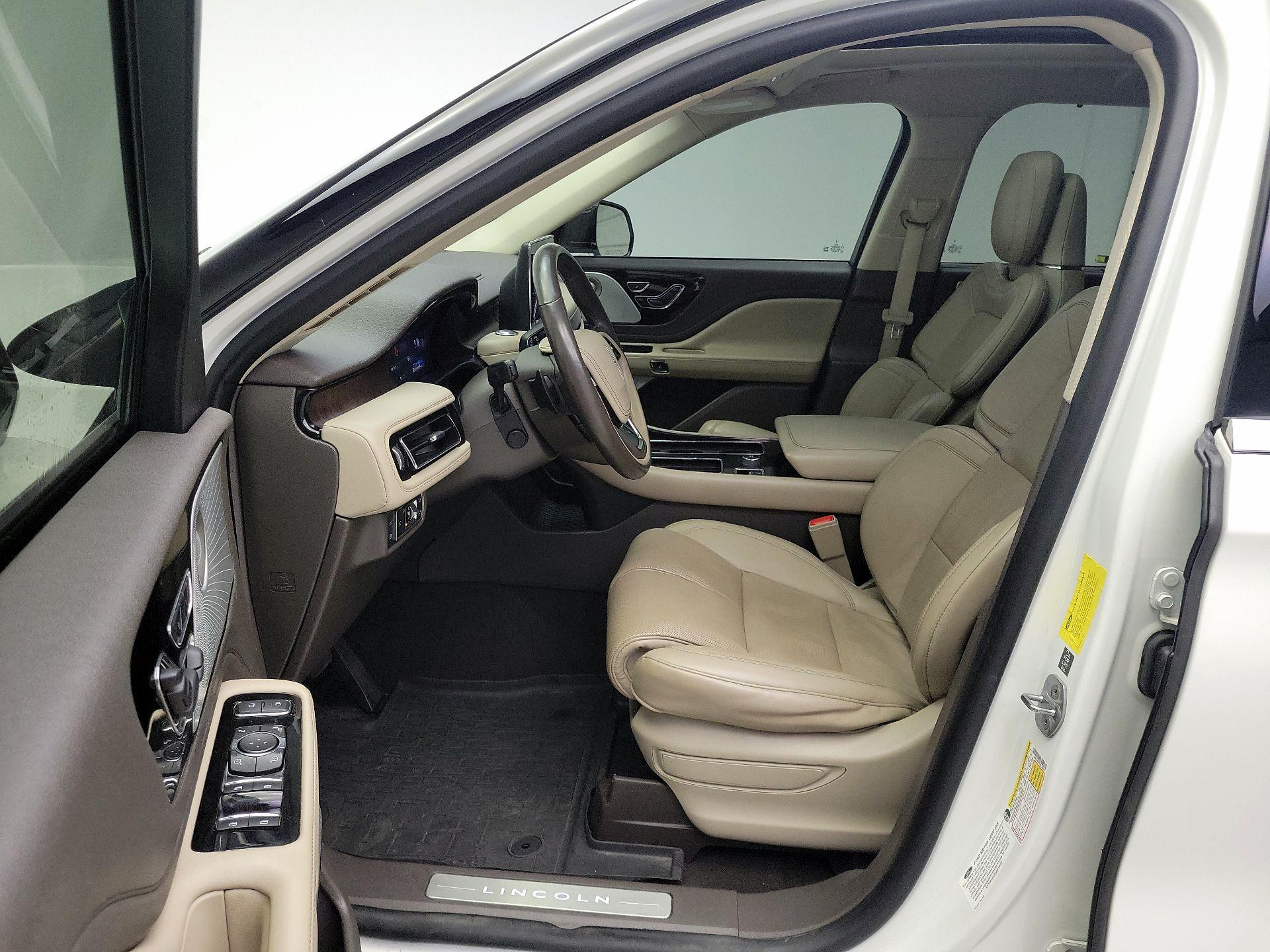 Thumbnail: 2020 Lincoln Aviator - 11