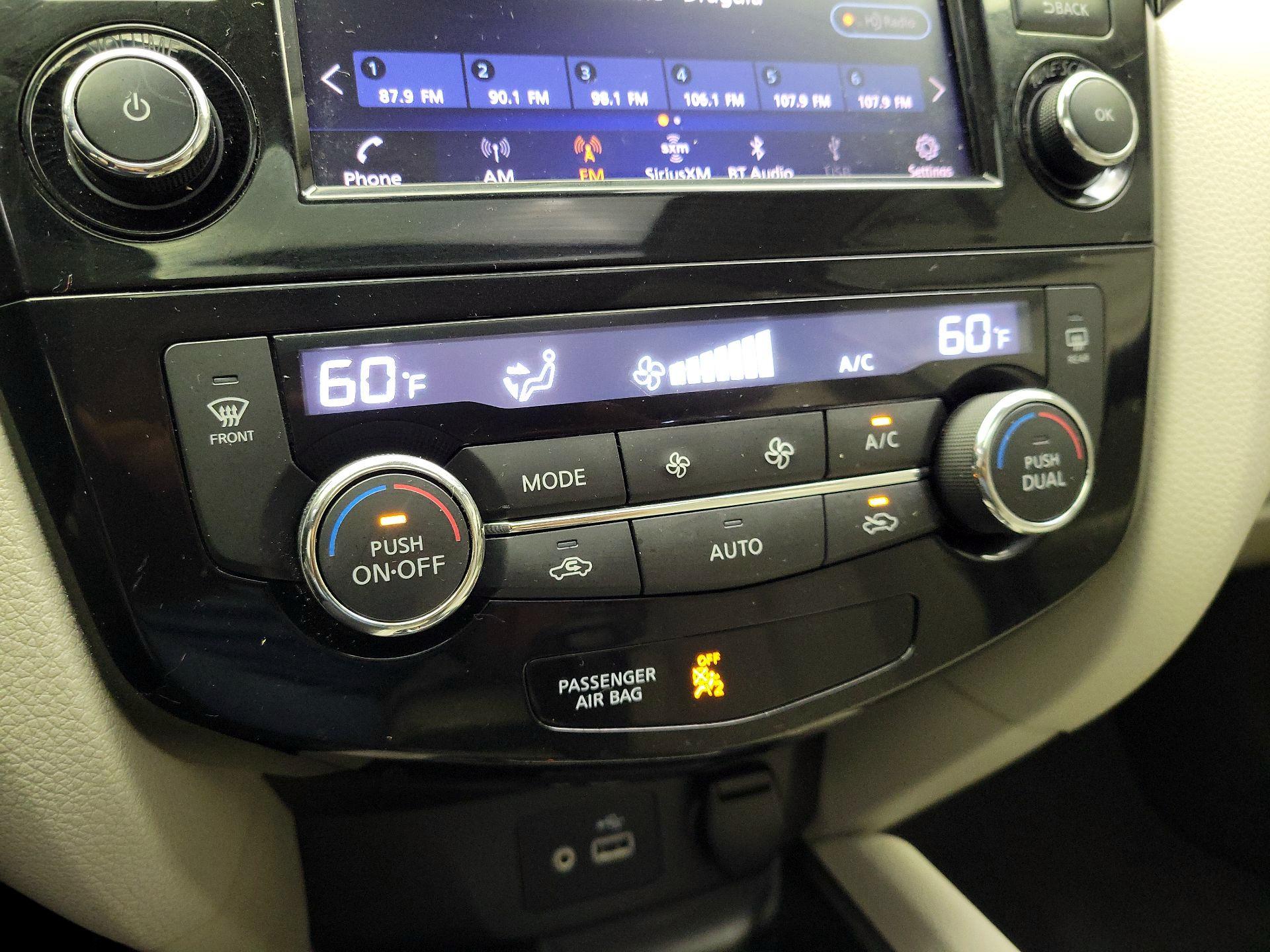Thumbnail: 2021 Nissan Rogue Sport - 17