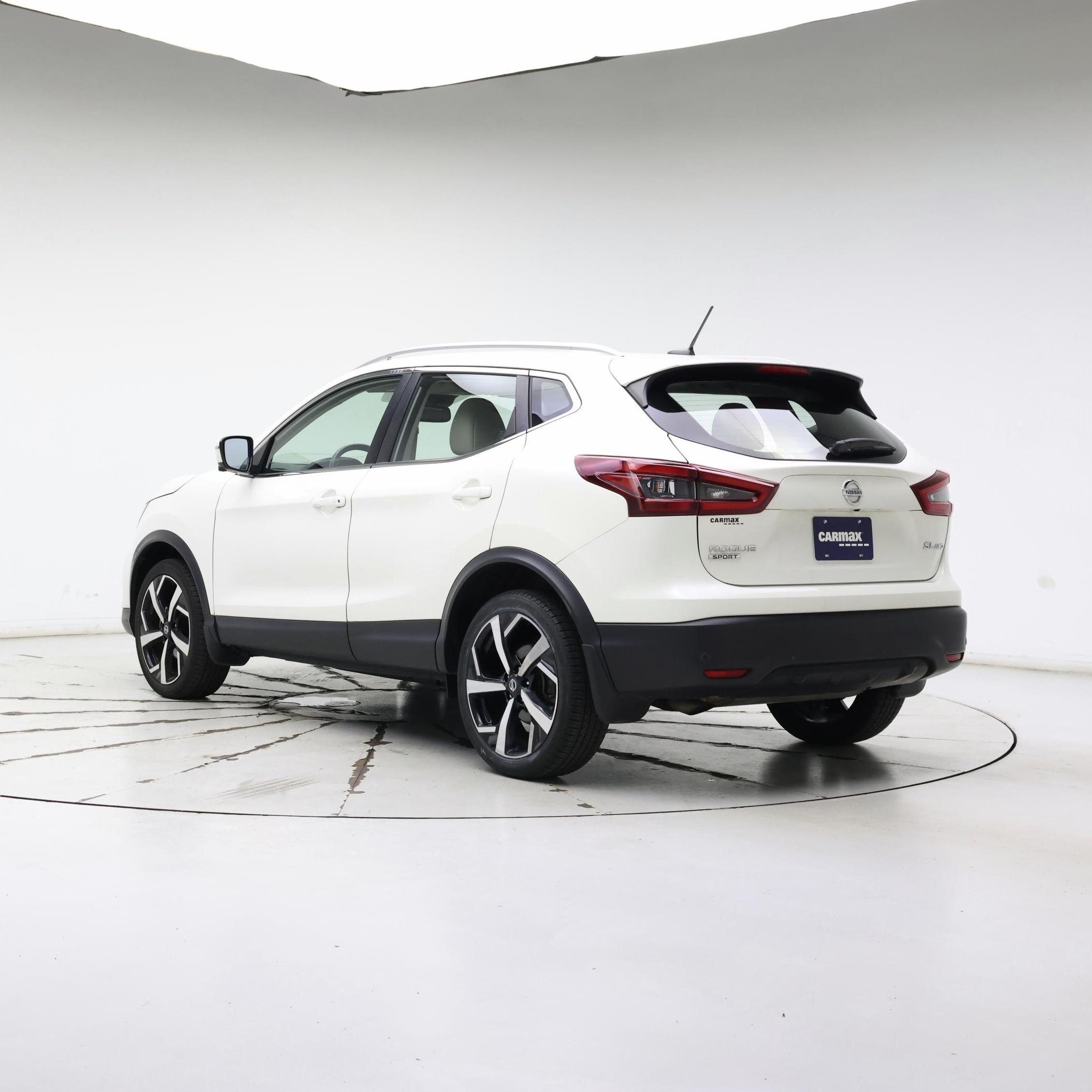 Thumbnail: 2021 Nissan Rogue Sport - 2