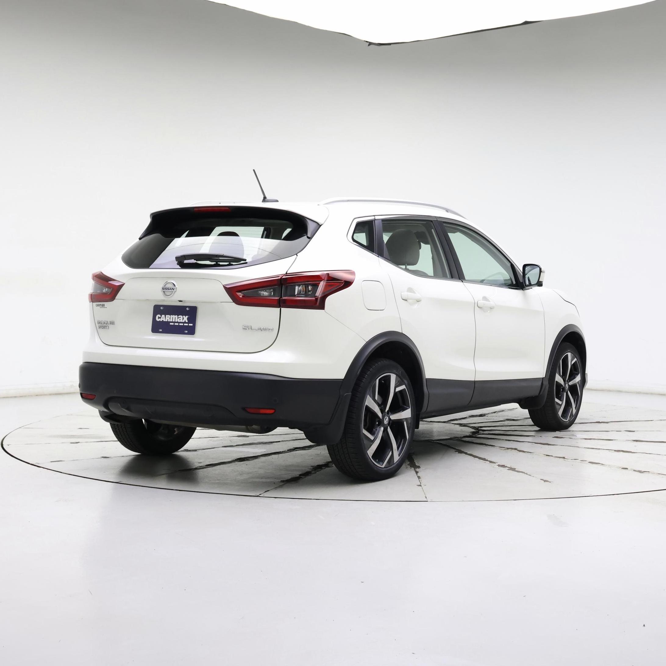 Thumbnail: 2021 Nissan Rogue Sport - 8