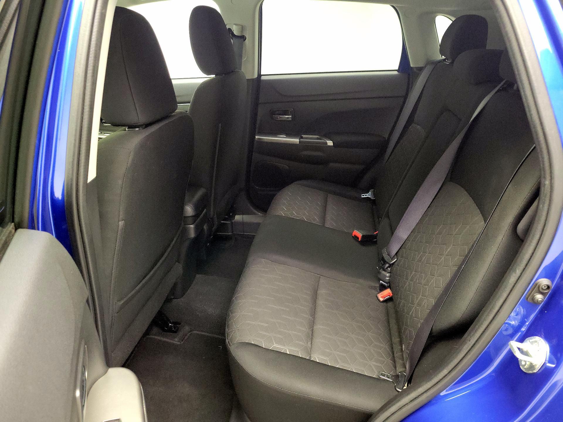 Thumbnail: 2021 Mitsubishi Outlander Sport - 19