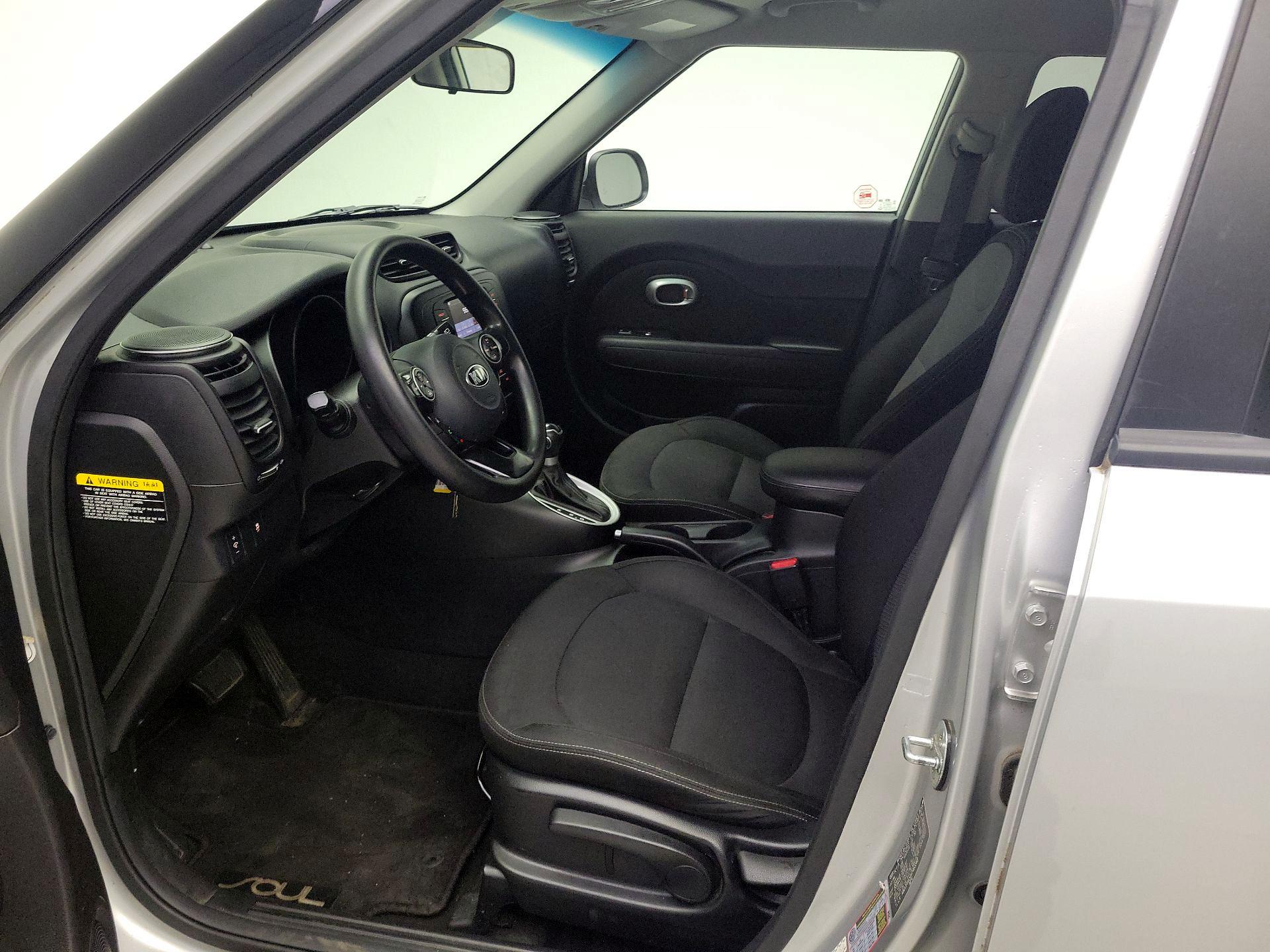 Thumbnail: 2017 Kia Soul - 11