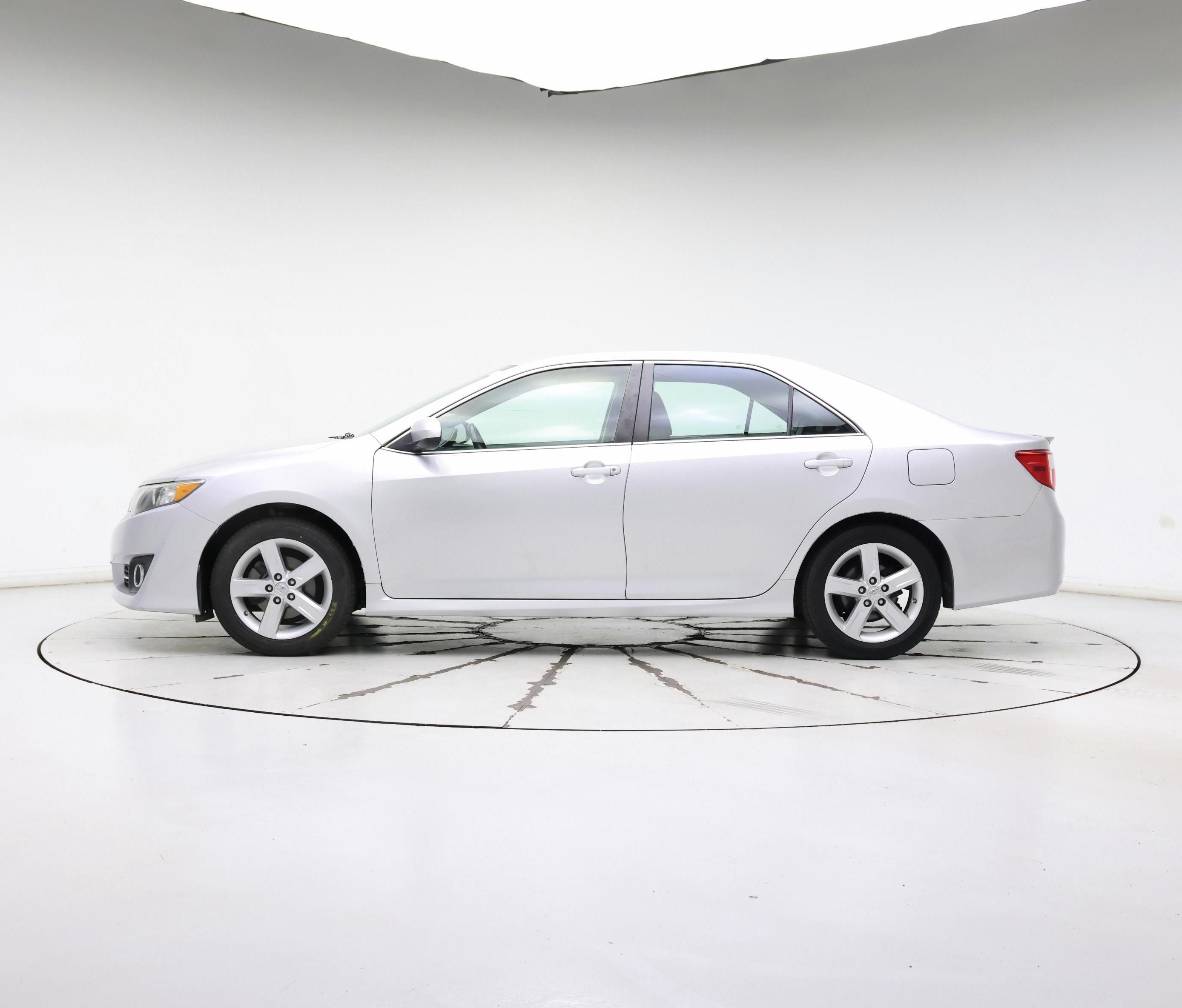 Thumbnail: 2014 Toyota Camry - 3