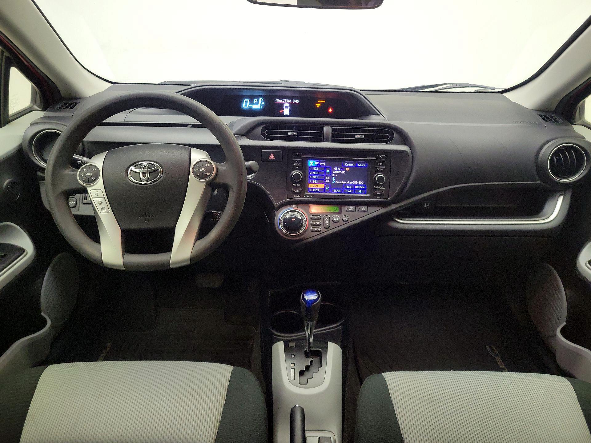 Thumbnail: 2014 Toyota Prius c - 9