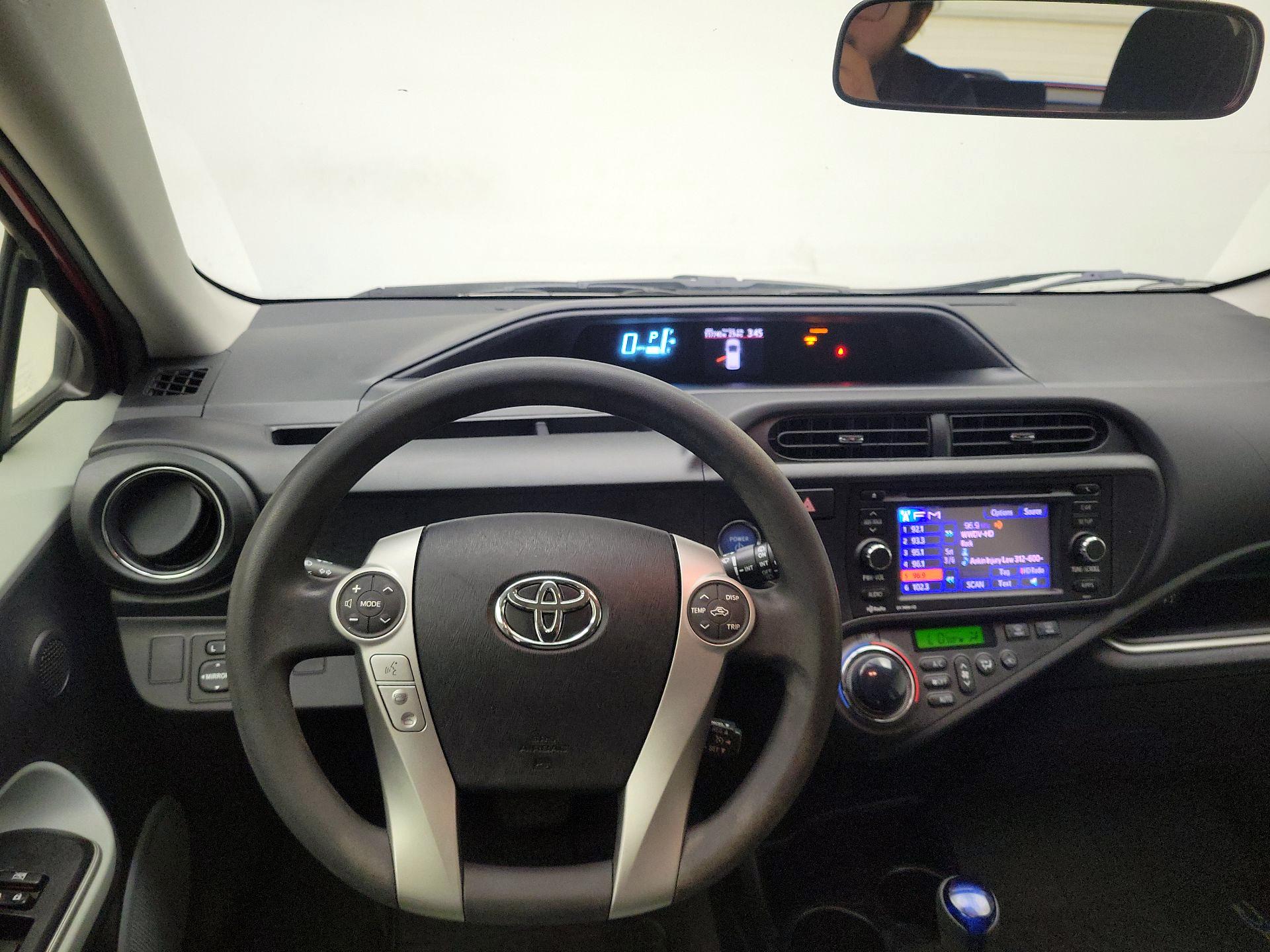Thumbnail: 2014 Toyota Prius c - 10
