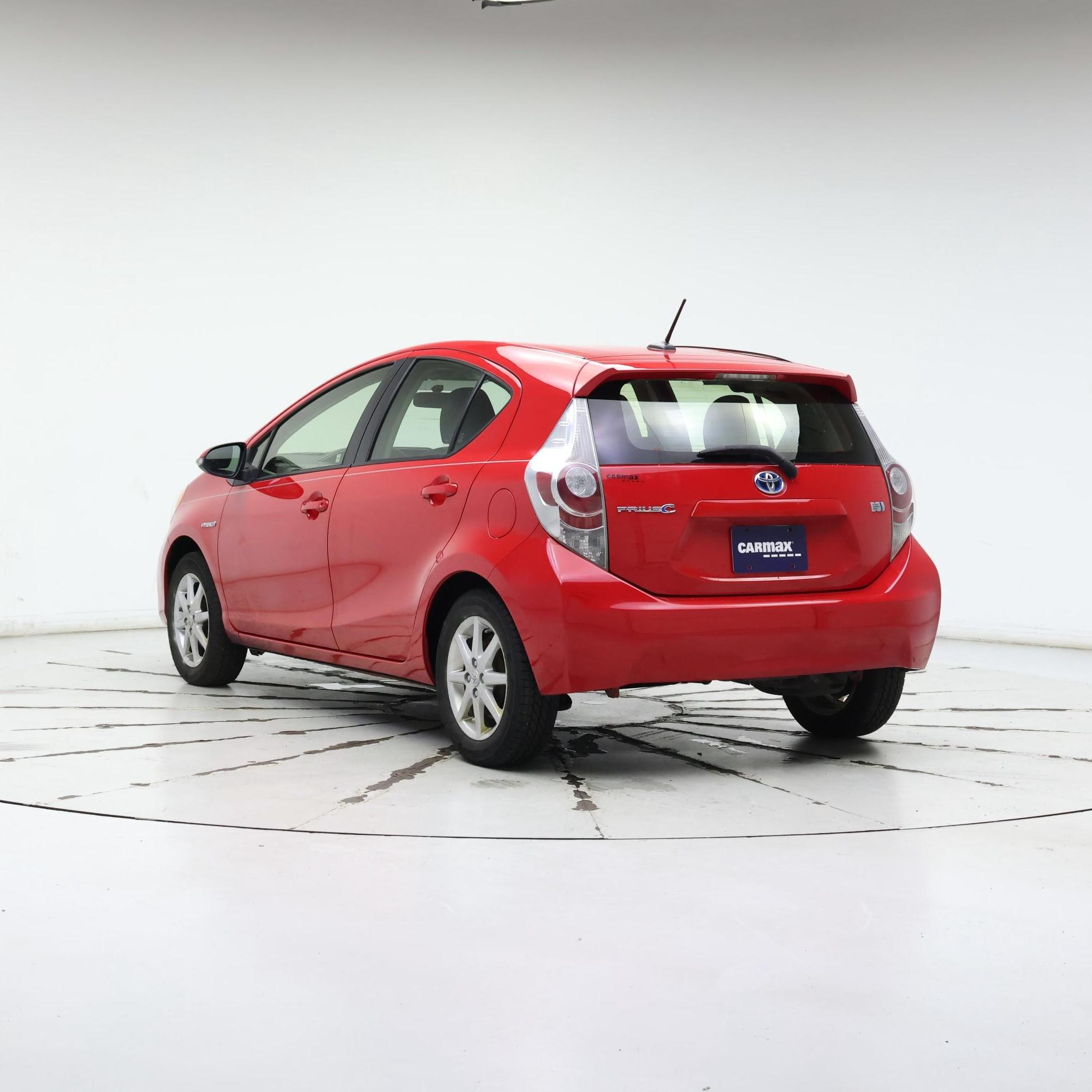 Thumbnail: 2014 Toyota Prius c - 2