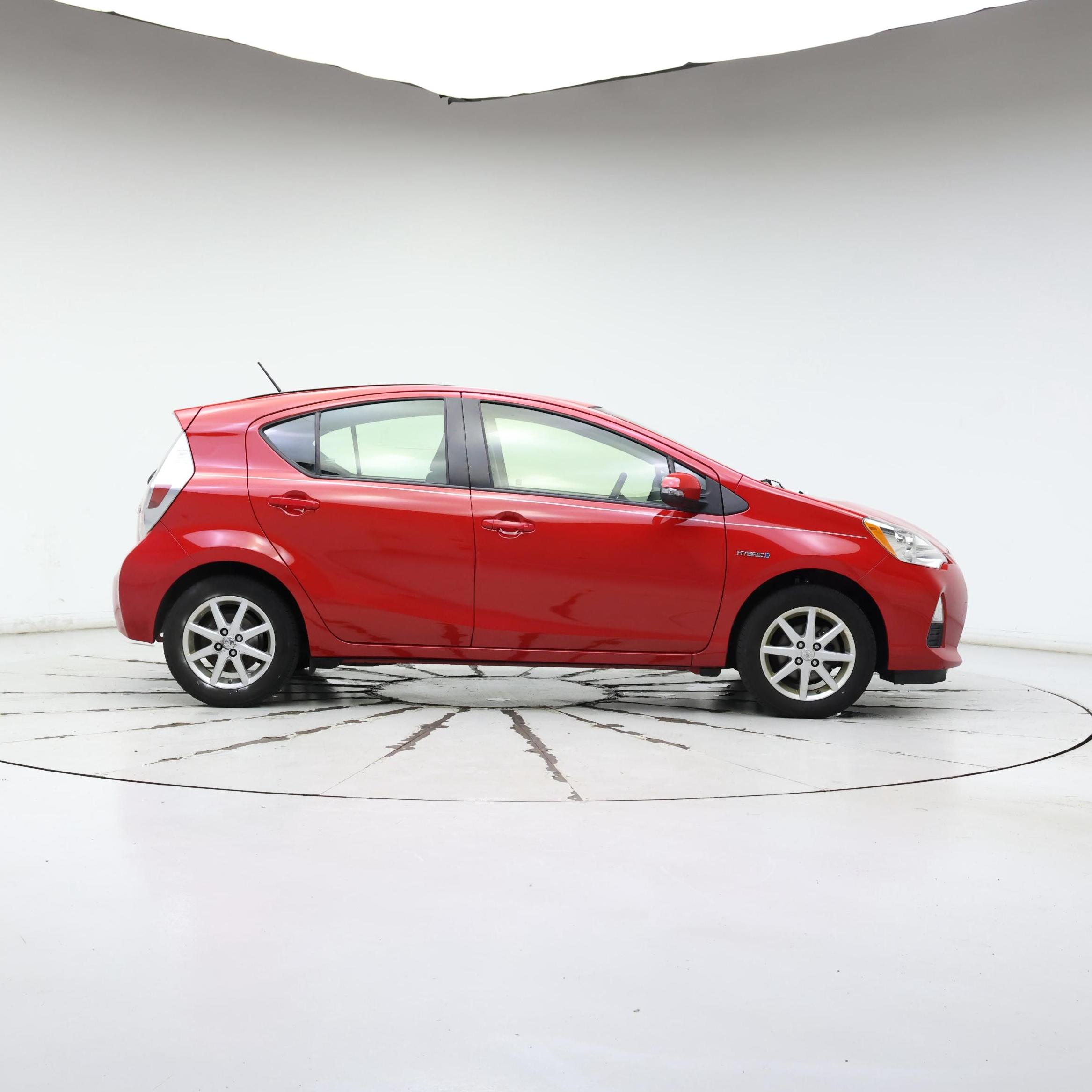 Thumbnail: 2014 Toyota Prius c - 7