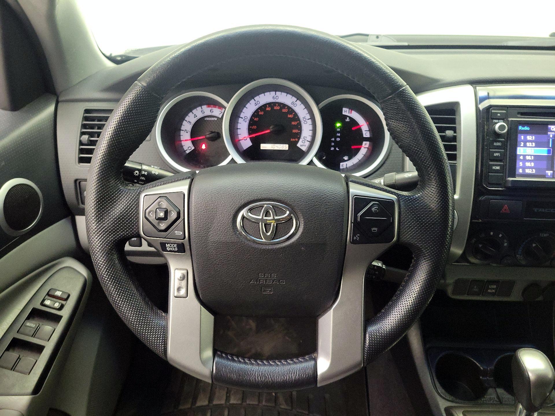 Thumbnail: 2015 Toyota Tacoma - 10