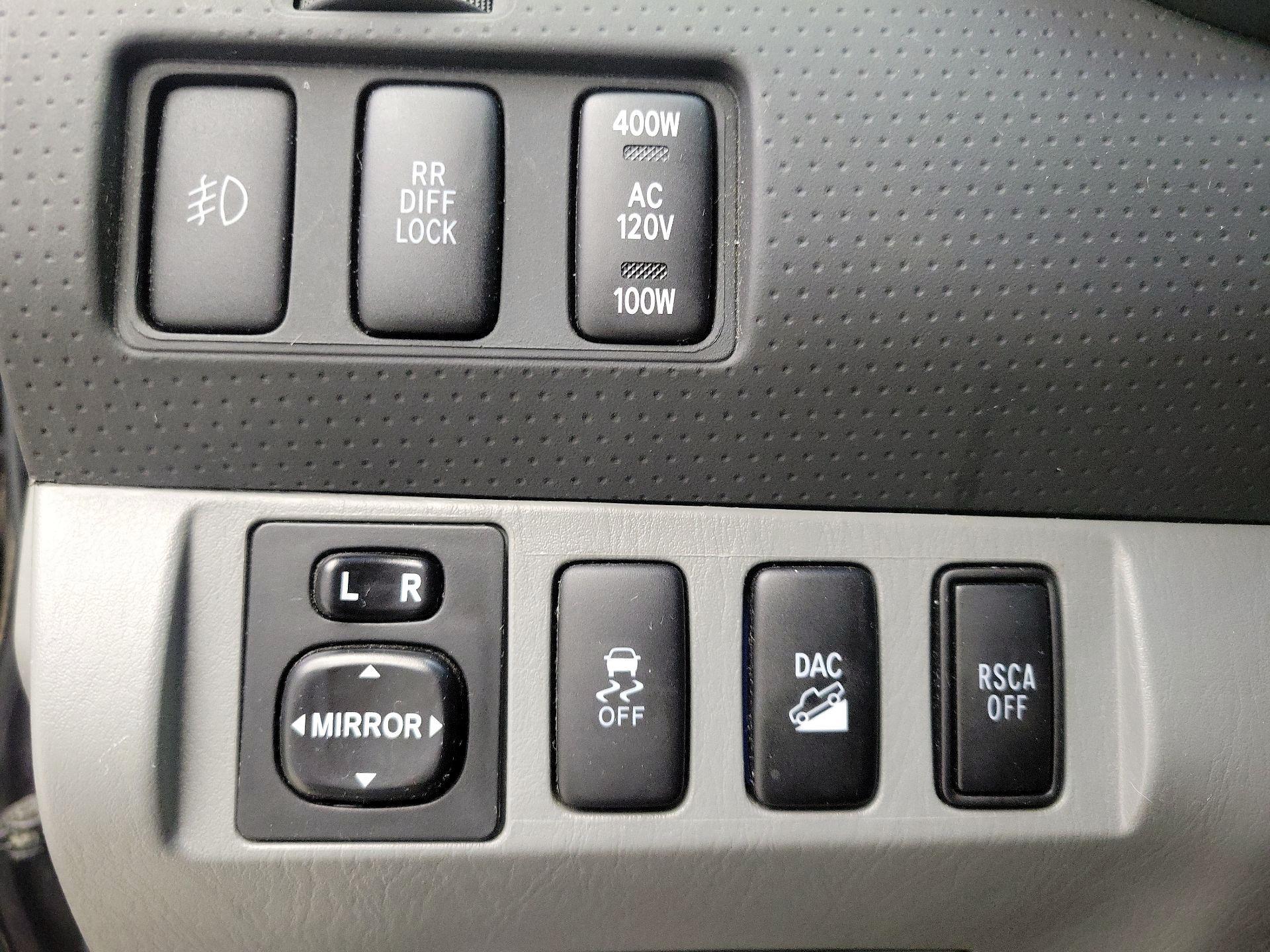 Thumbnail: 2015 Toyota Tacoma - 13