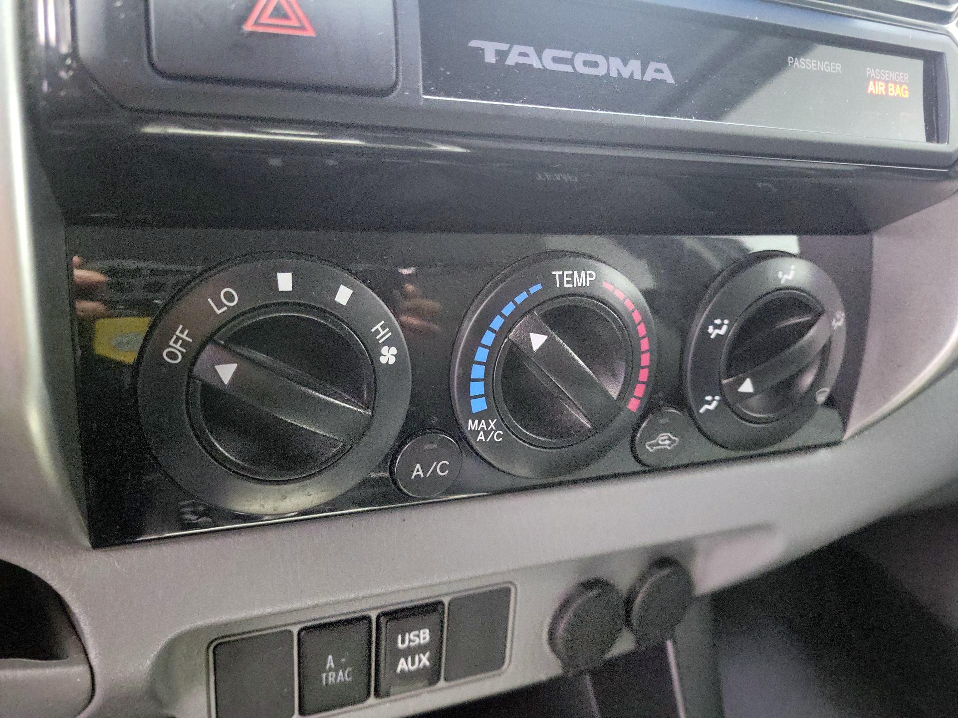 Thumbnail: 2015 Toyota Tacoma - 16