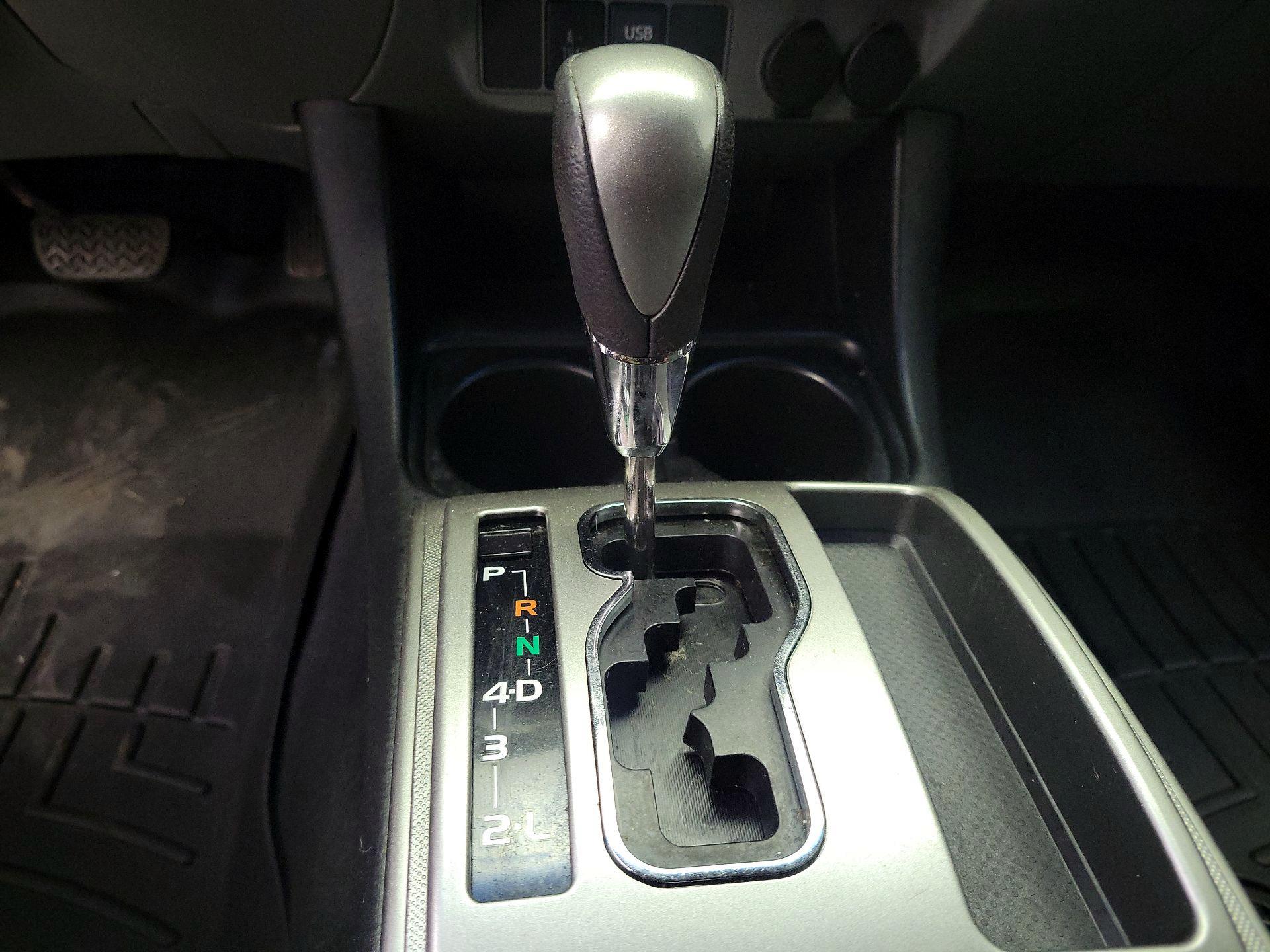 Thumbnail: 2015 Toyota Tacoma - 17