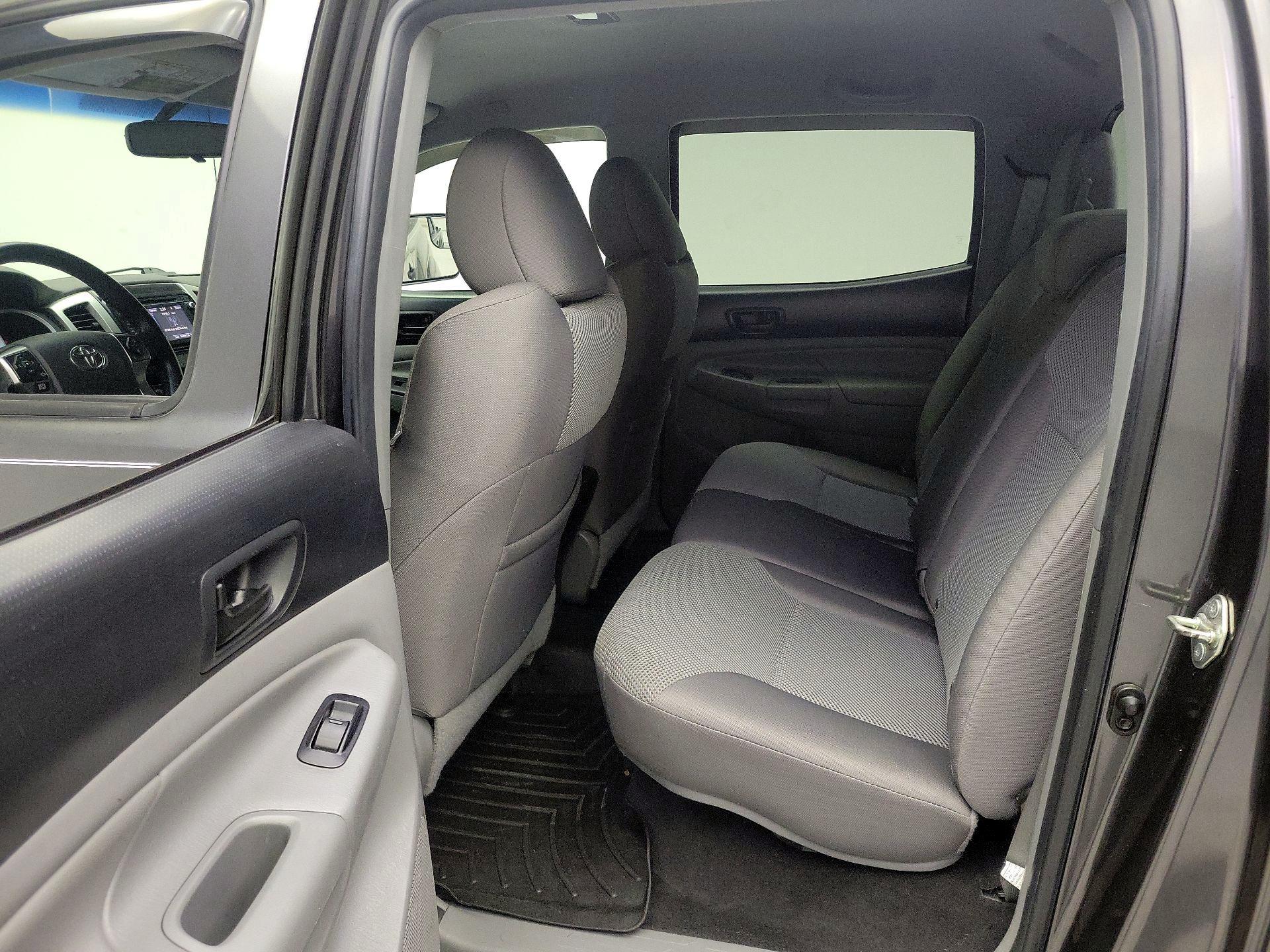 Thumbnail: 2015 Toyota Tacoma - 19